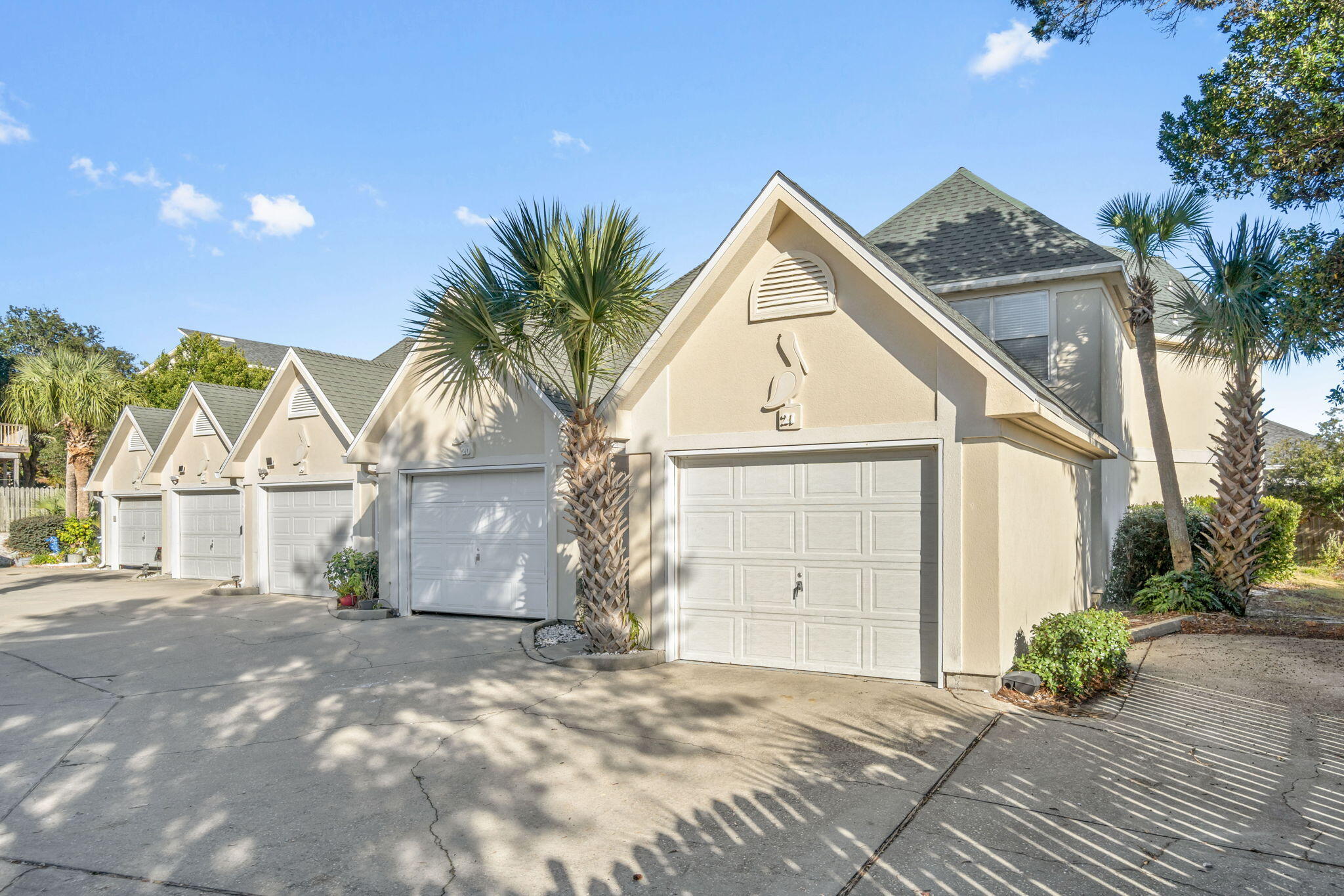 PELICAN PLACE T/H EAST - Residential