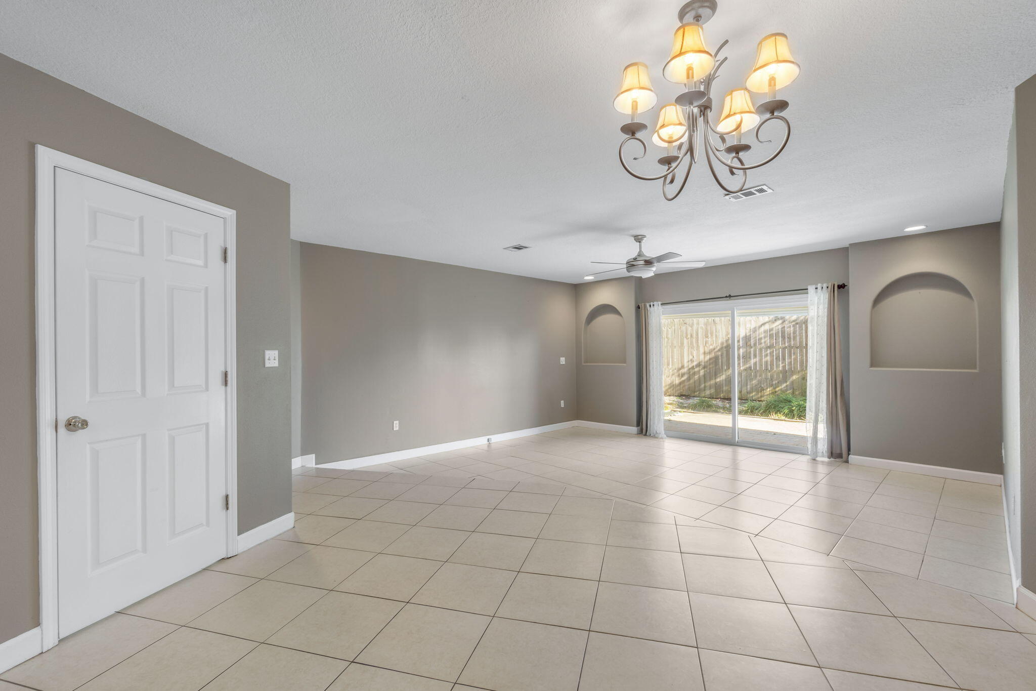 PELICAN PLACE T/H EAST - Residential