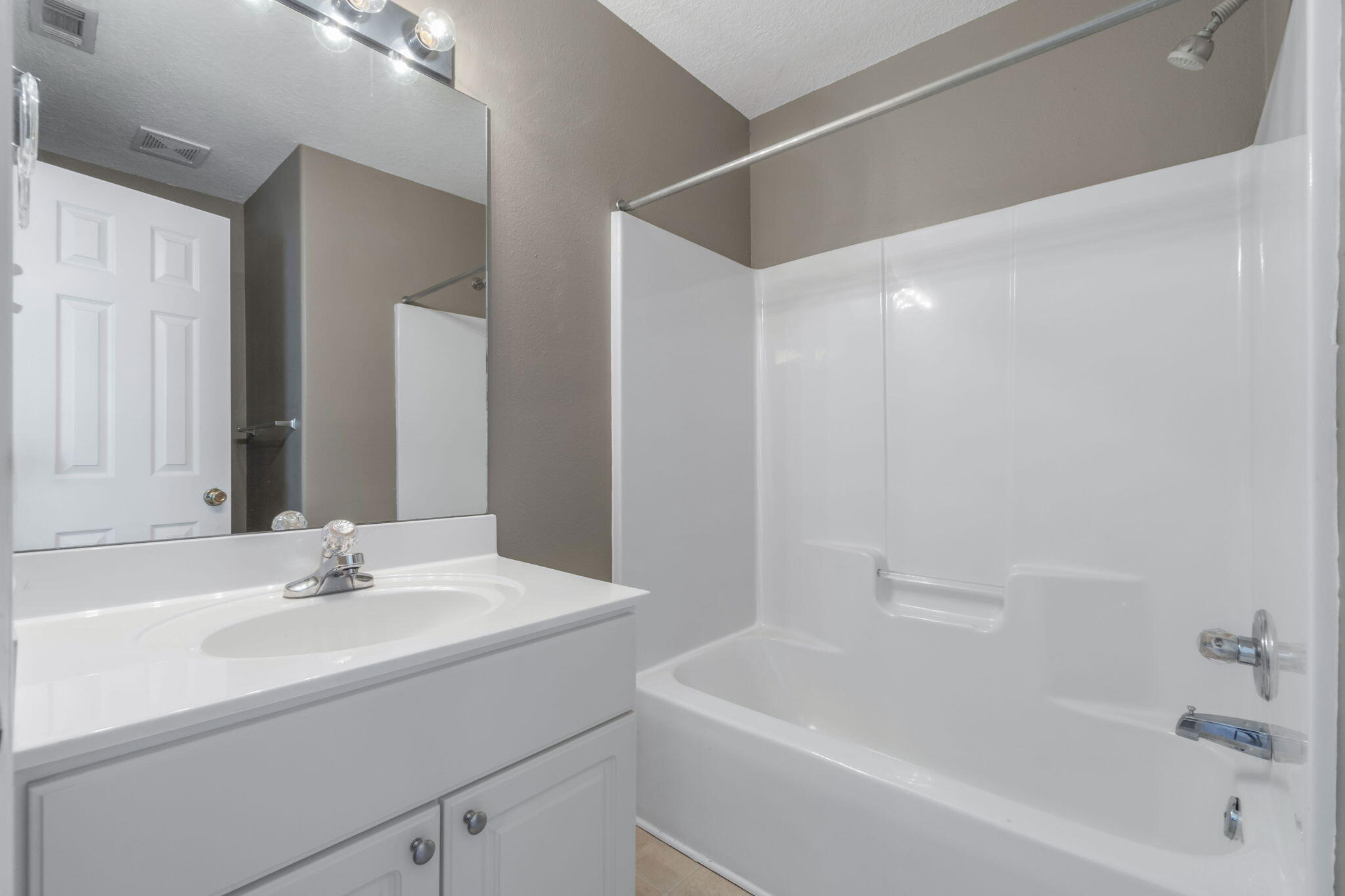 PELICAN PLACE T/H EAST - Residential