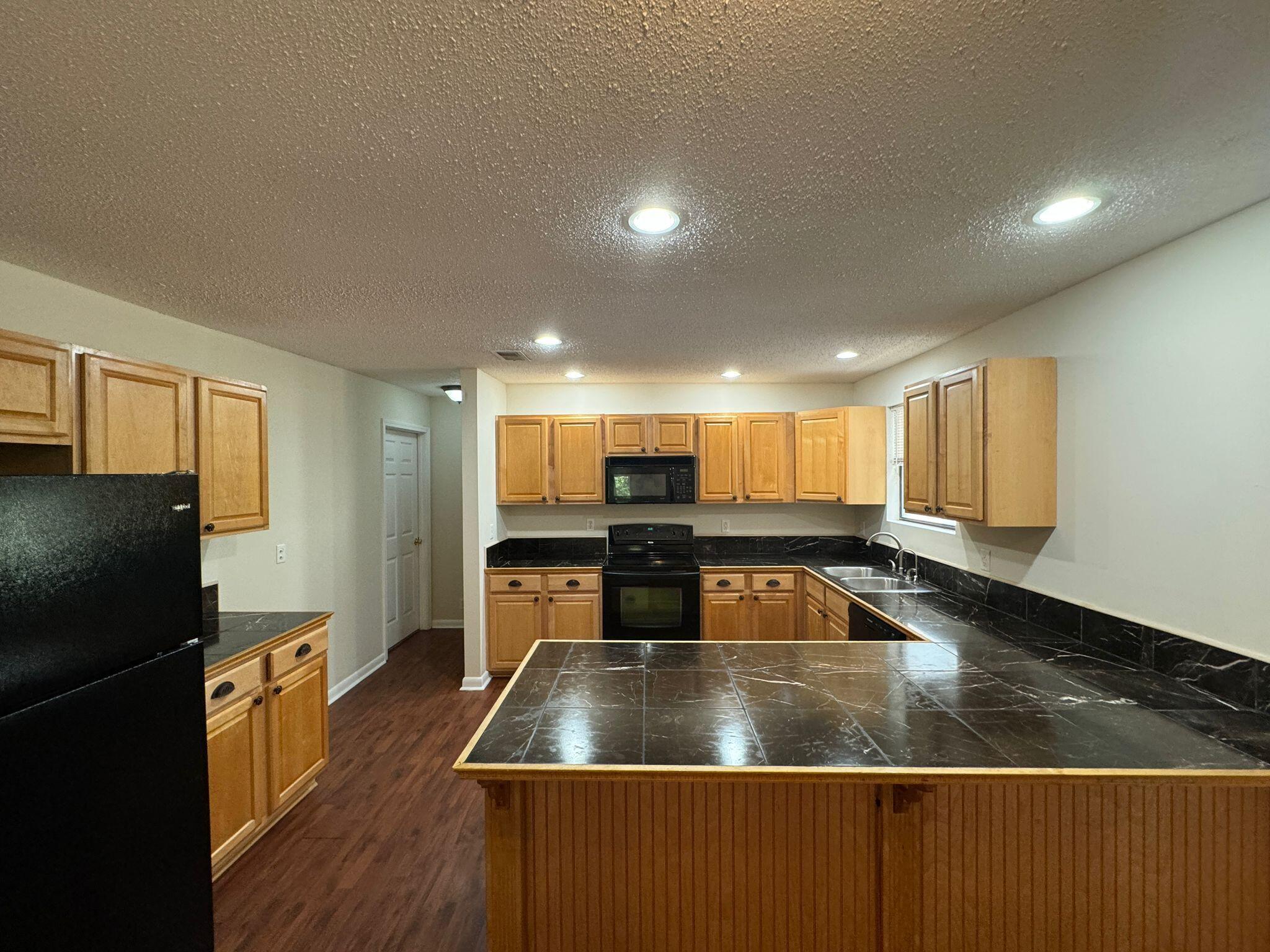 METES & BOUNDS - Residential Lease