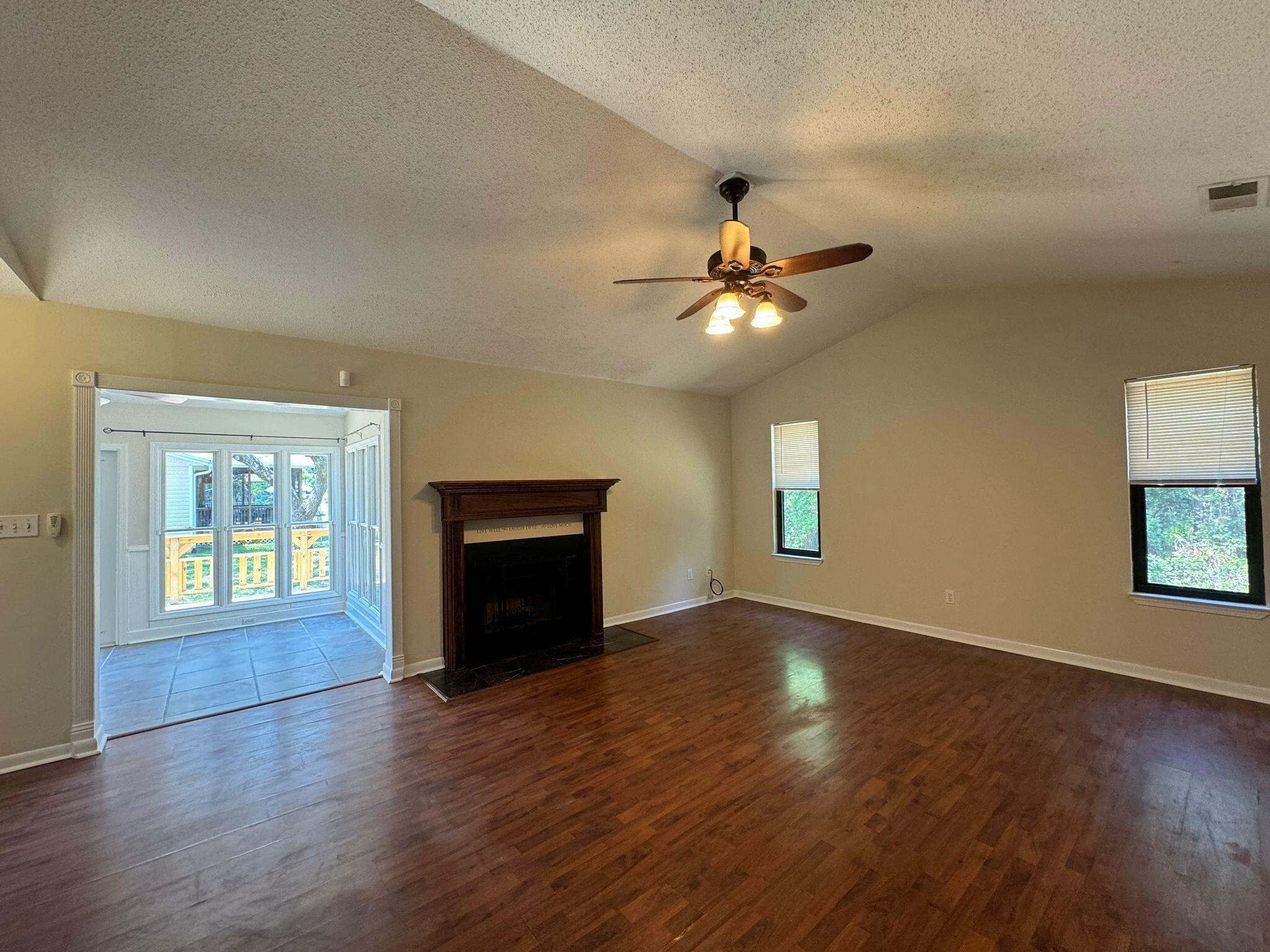 METES & BOUNDS - Residential Lease