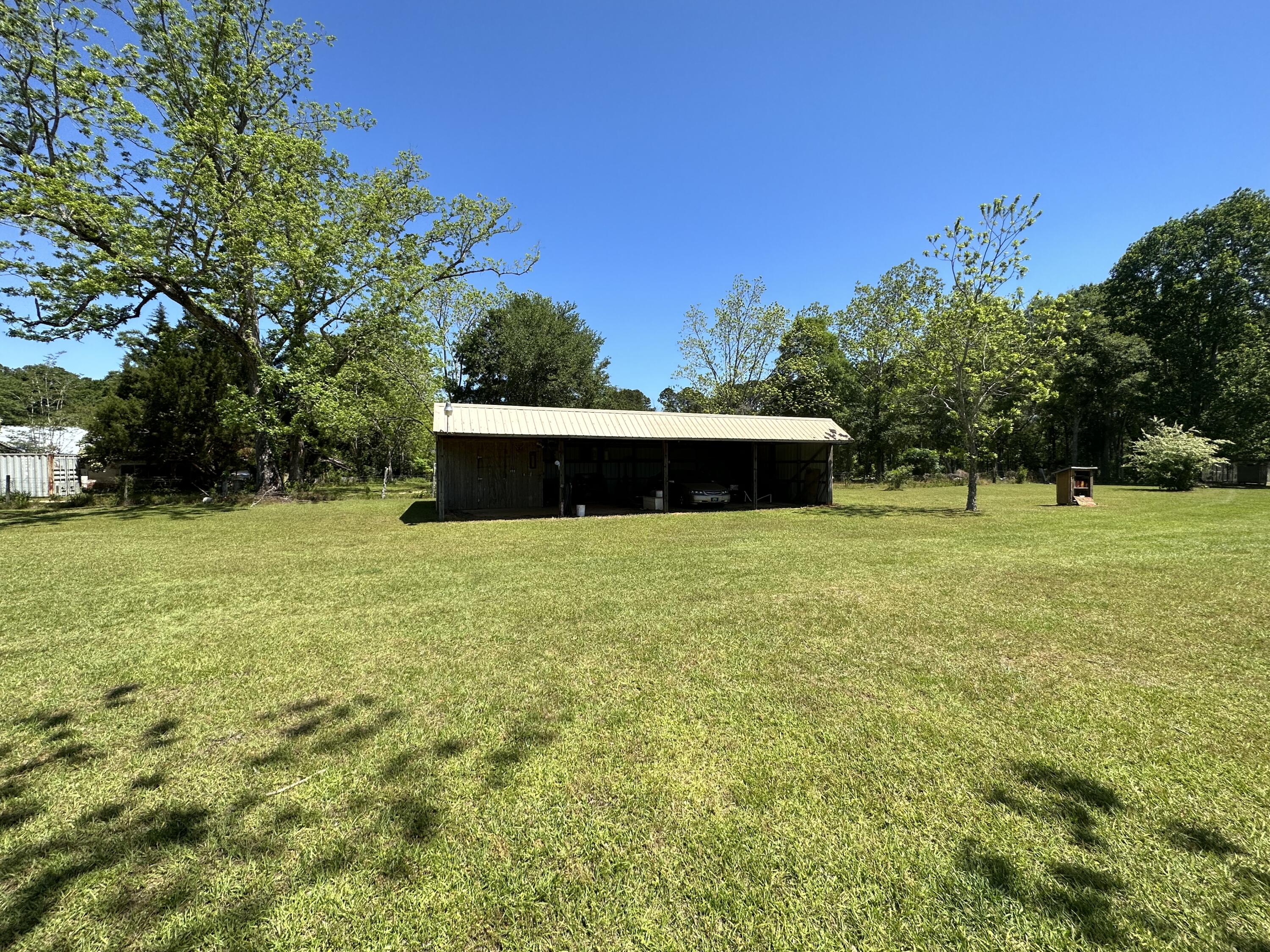 METES & BOUNDS - Land