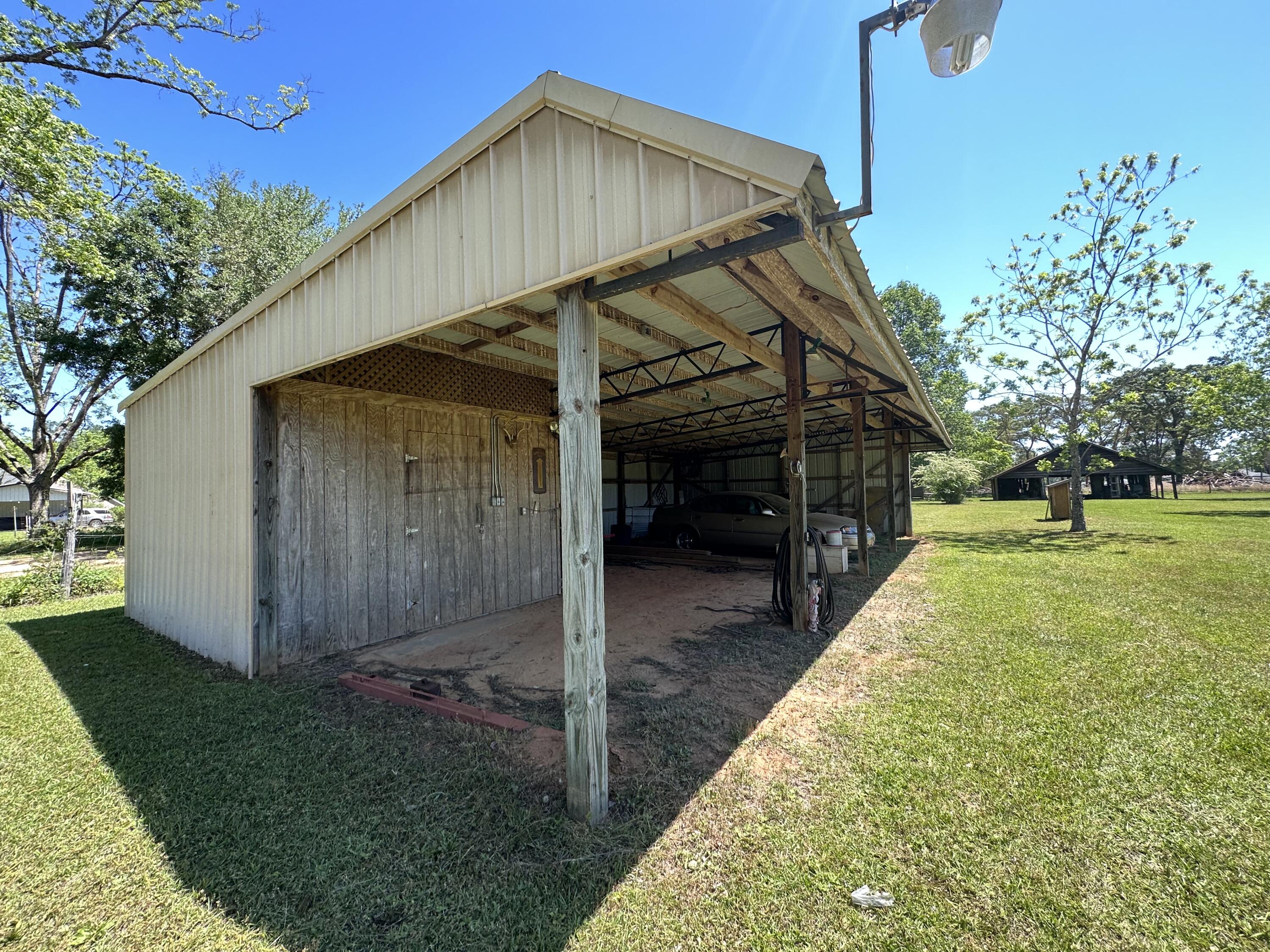 METES & BOUNDS - Land