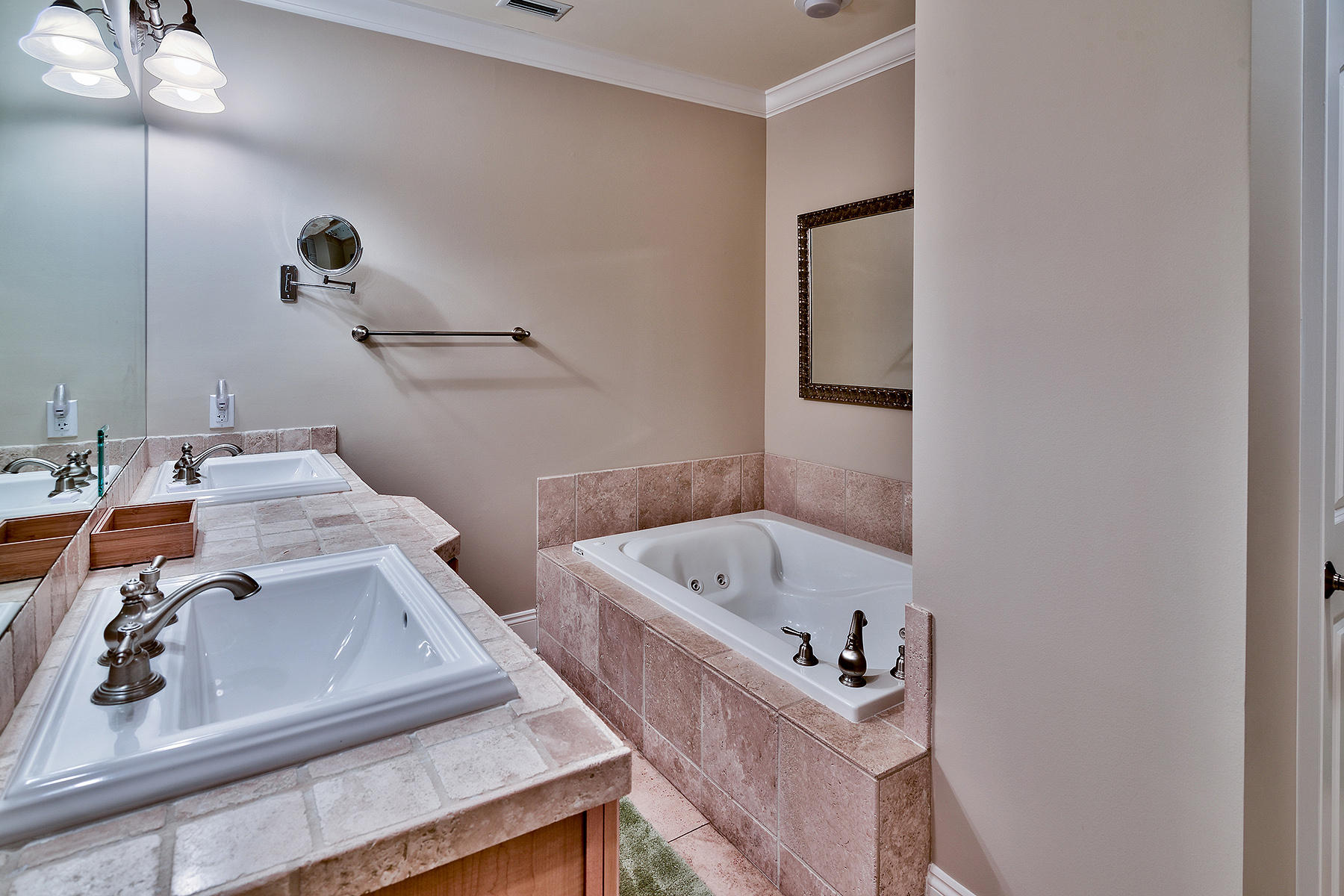 ADAGIO - Residential