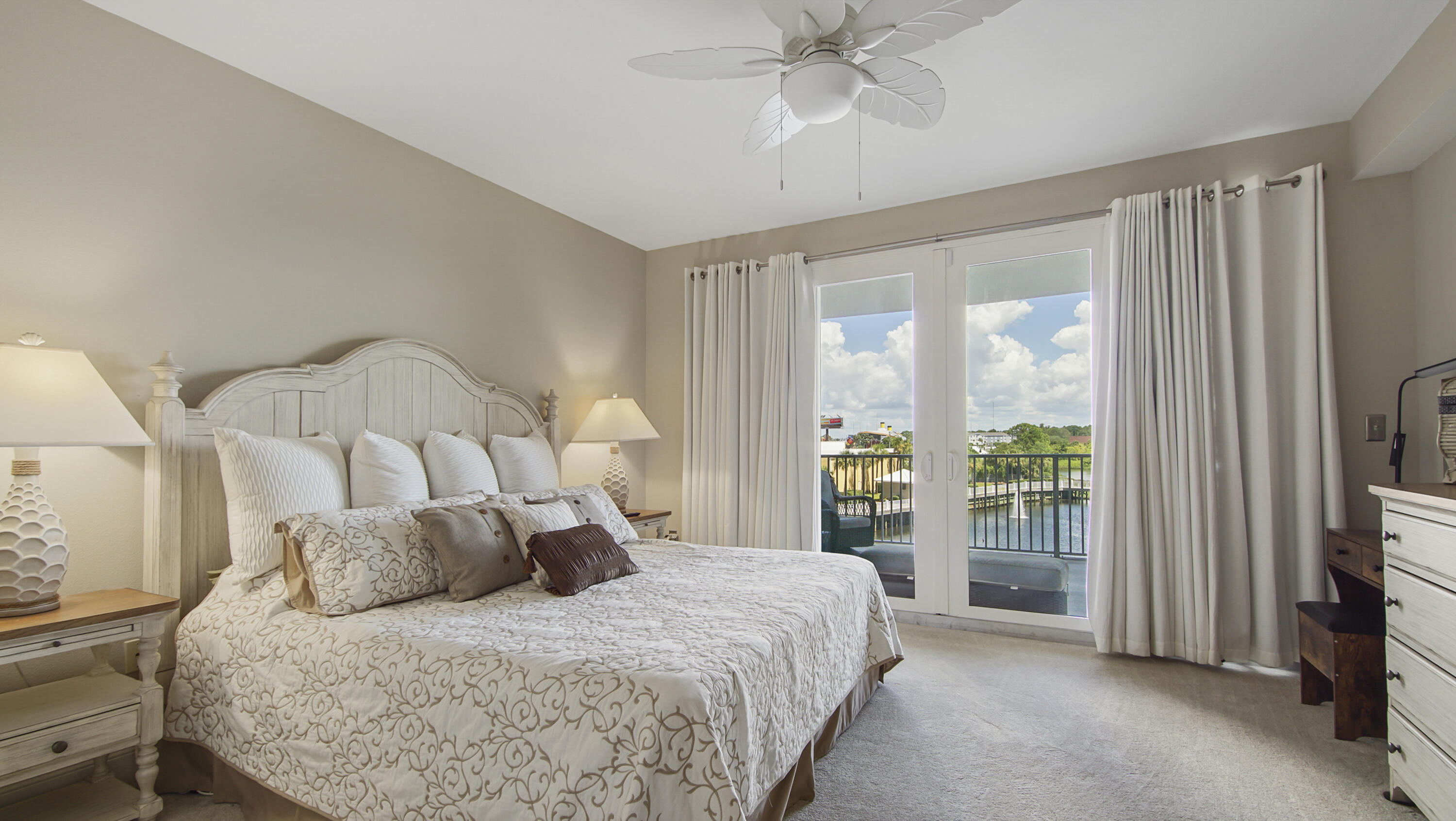 Laketown Wharf - Residential