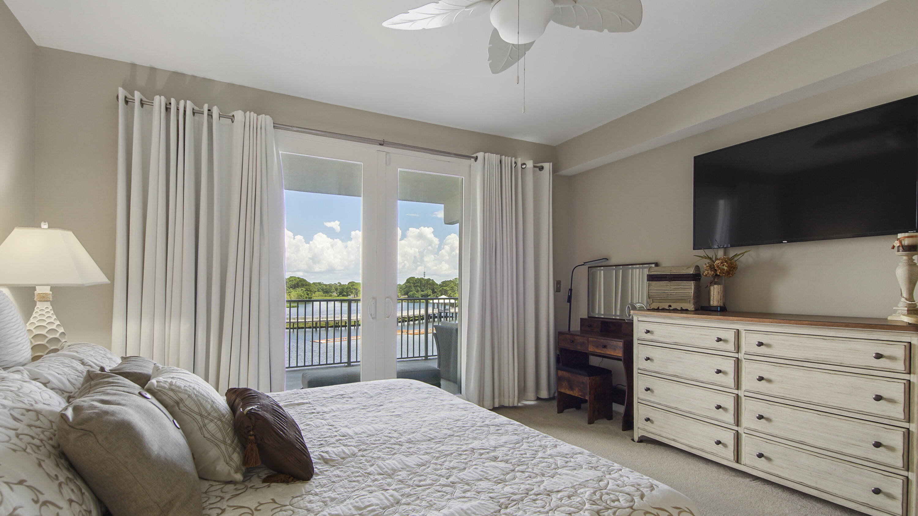 Laketown Wharf - Residential