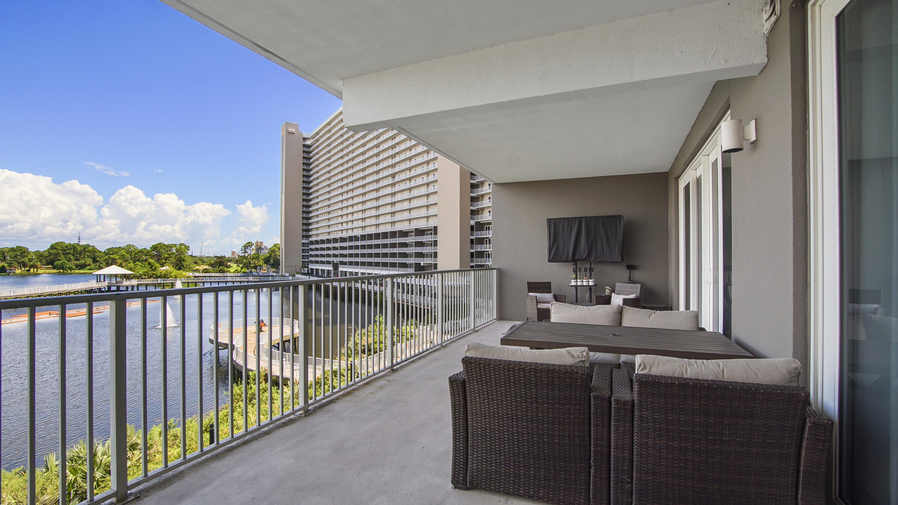 Laketown Wharf - Residential