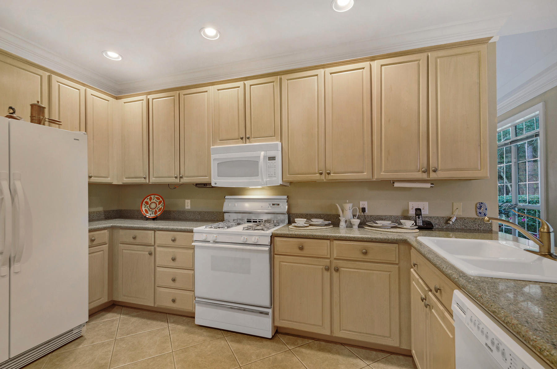 OAKMONT PLACE - Residential