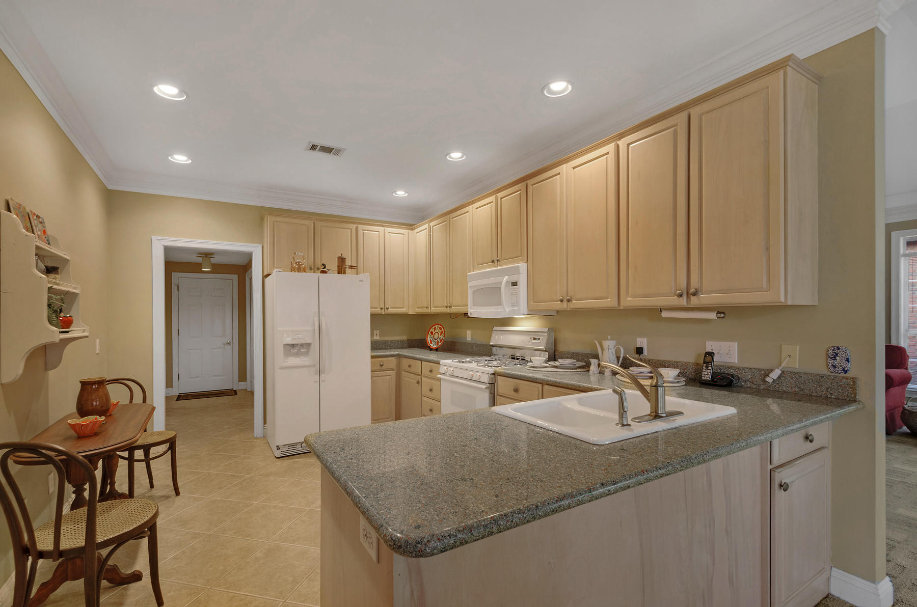 OAKMONT PLACE - Residential