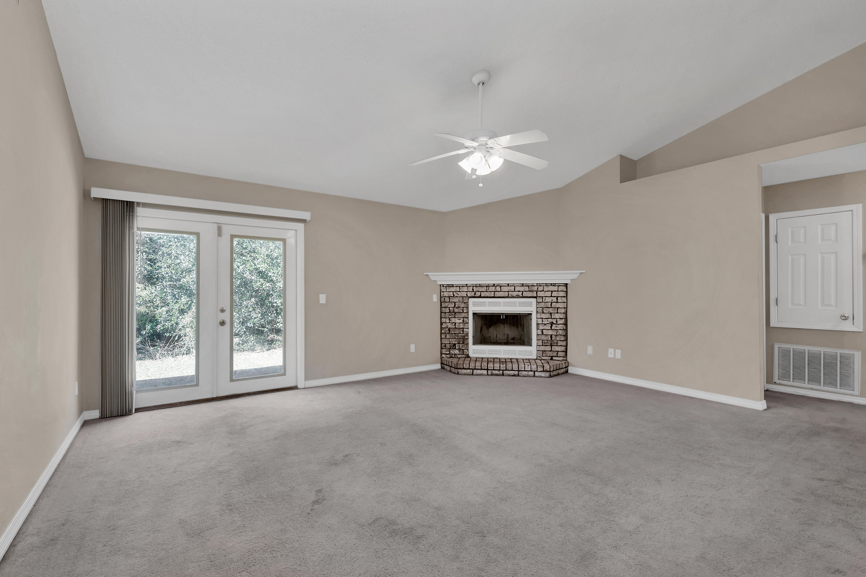 NAVARRE S/D 2ND ADDN - Residential