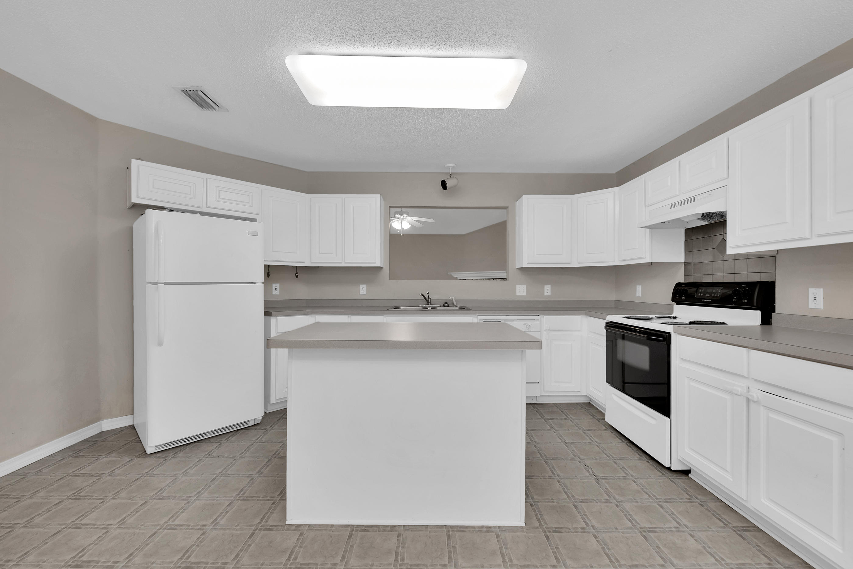 NAVARRE S/D 2ND ADDN - Residential