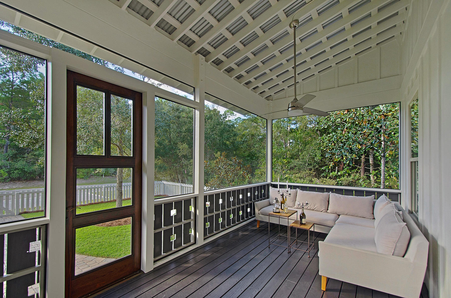 MAGNOLIA BEACH - Residential