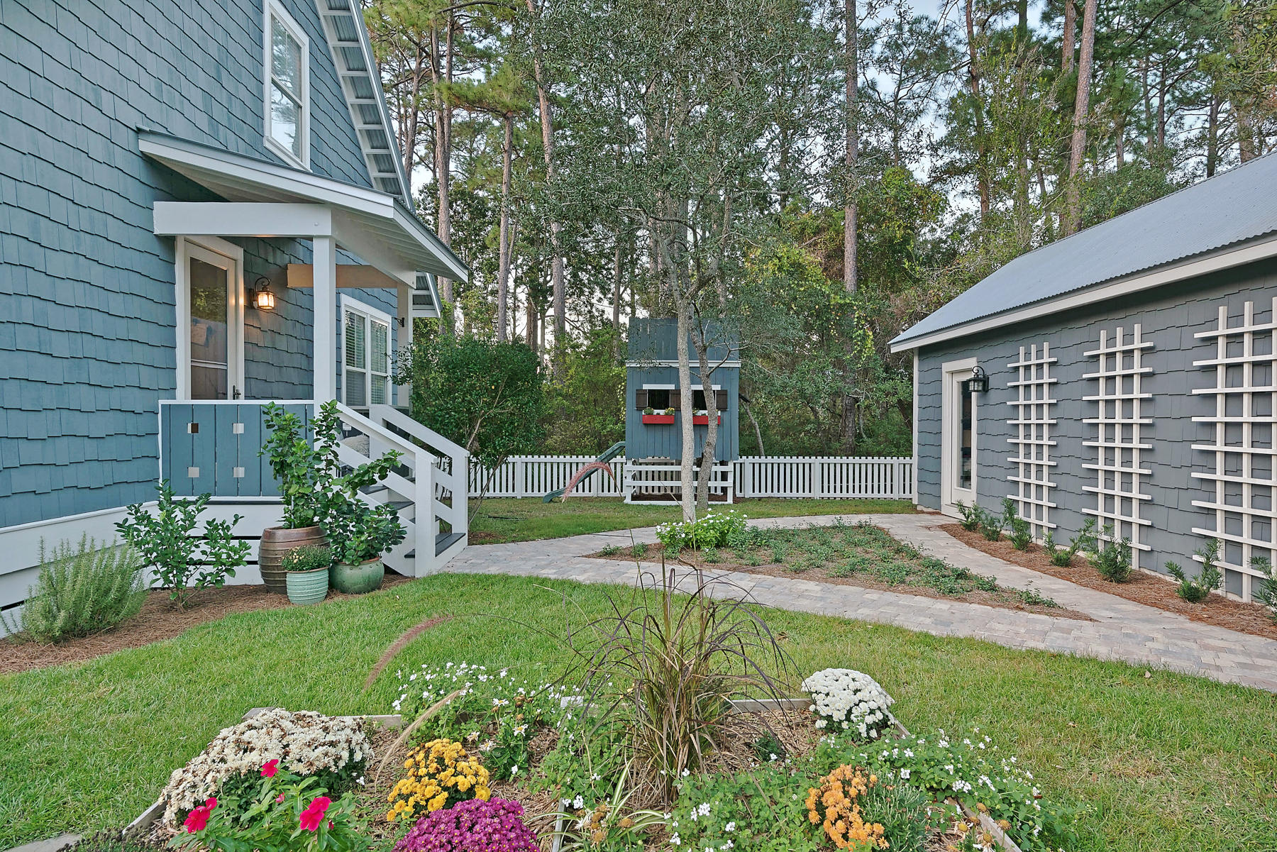 MAGNOLIA BEACH - Residential