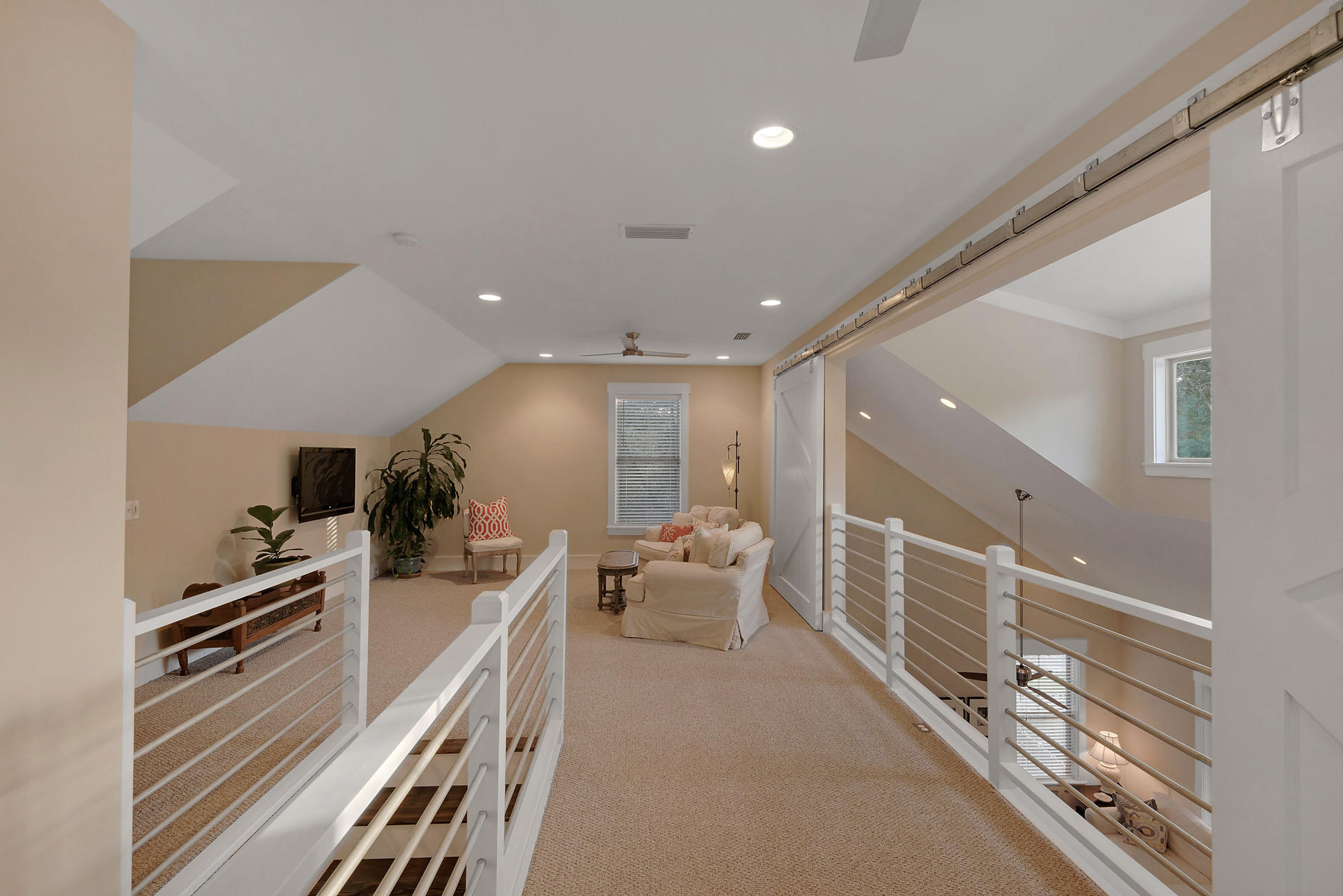 MAGNOLIA BEACH - Residential