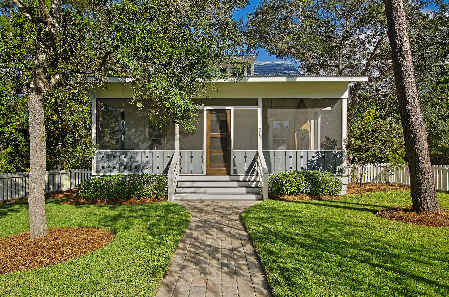 MAGNOLIA BEACH - Residential
