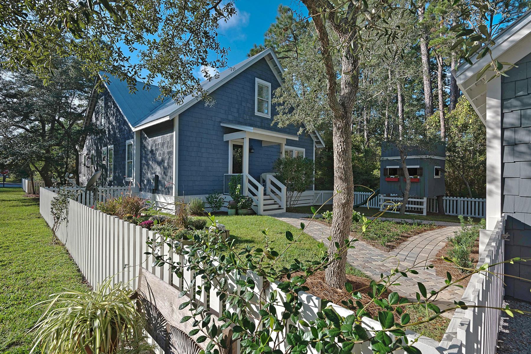 MAGNOLIA BEACH - Residential