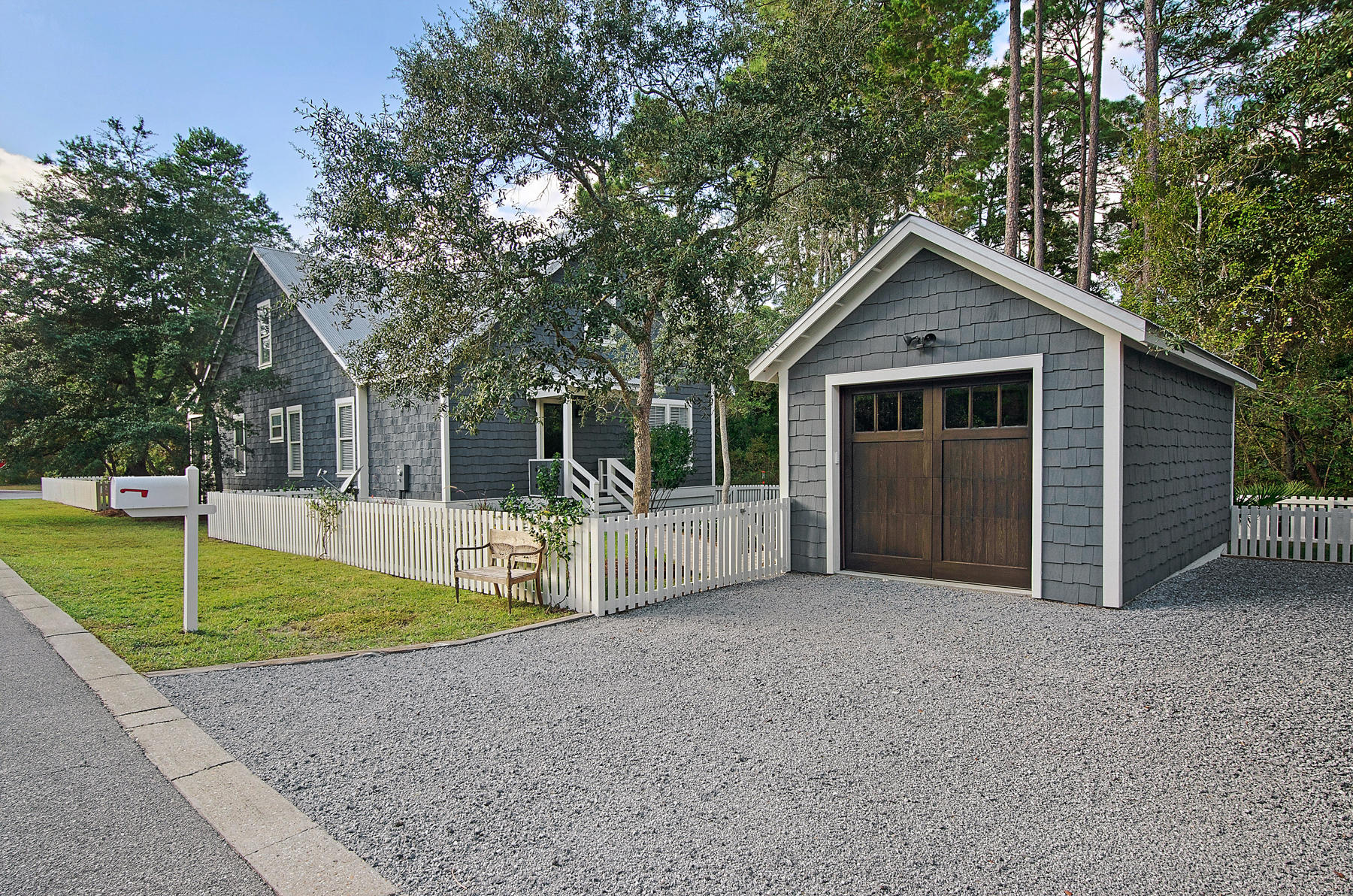MAGNOLIA BEACH - Residential