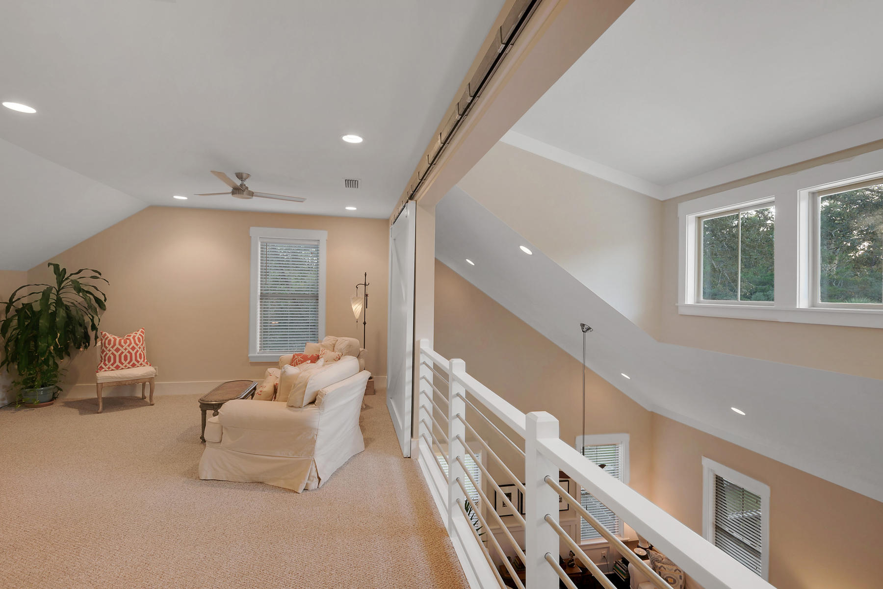 MAGNOLIA BEACH - Residential