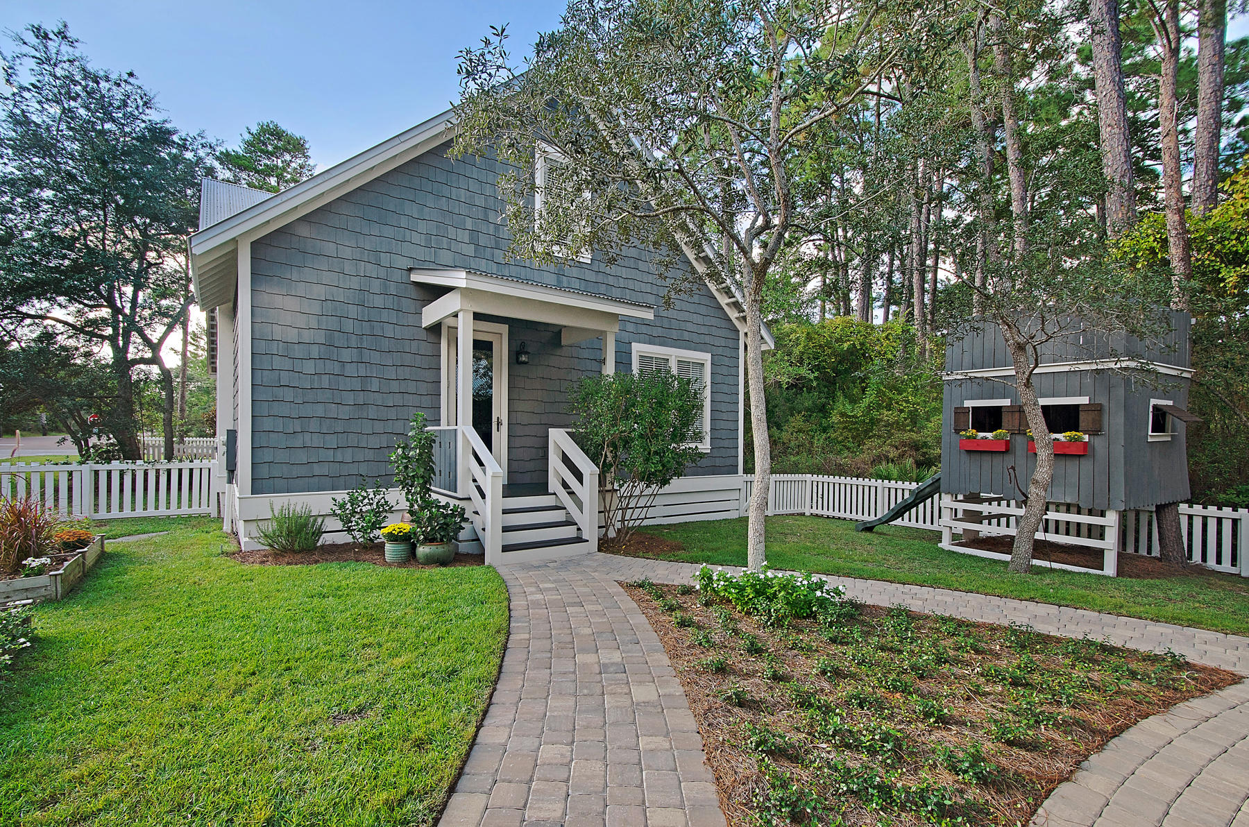 MAGNOLIA BEACH - Residential