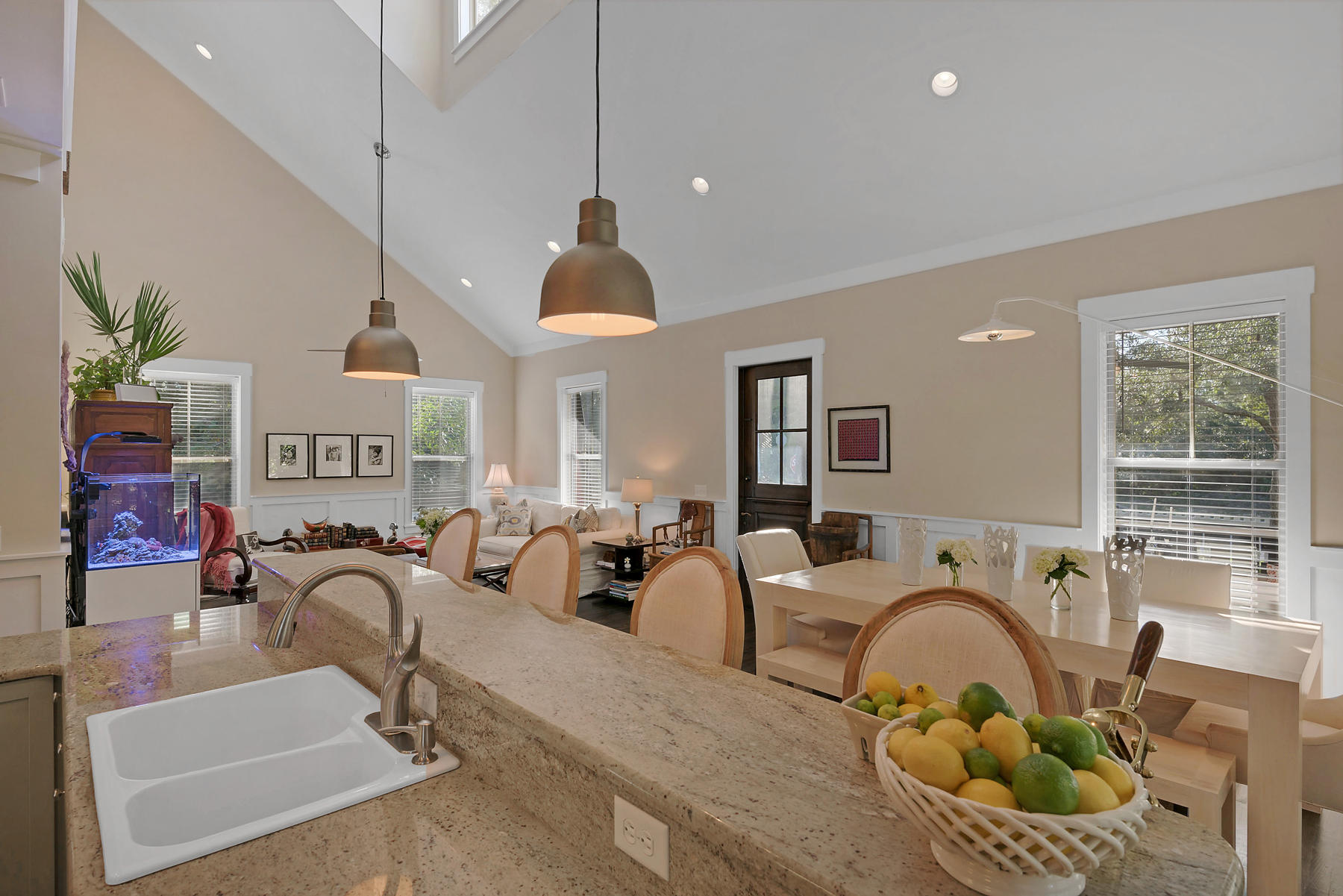 MAGNOLIA BEACH - Residential