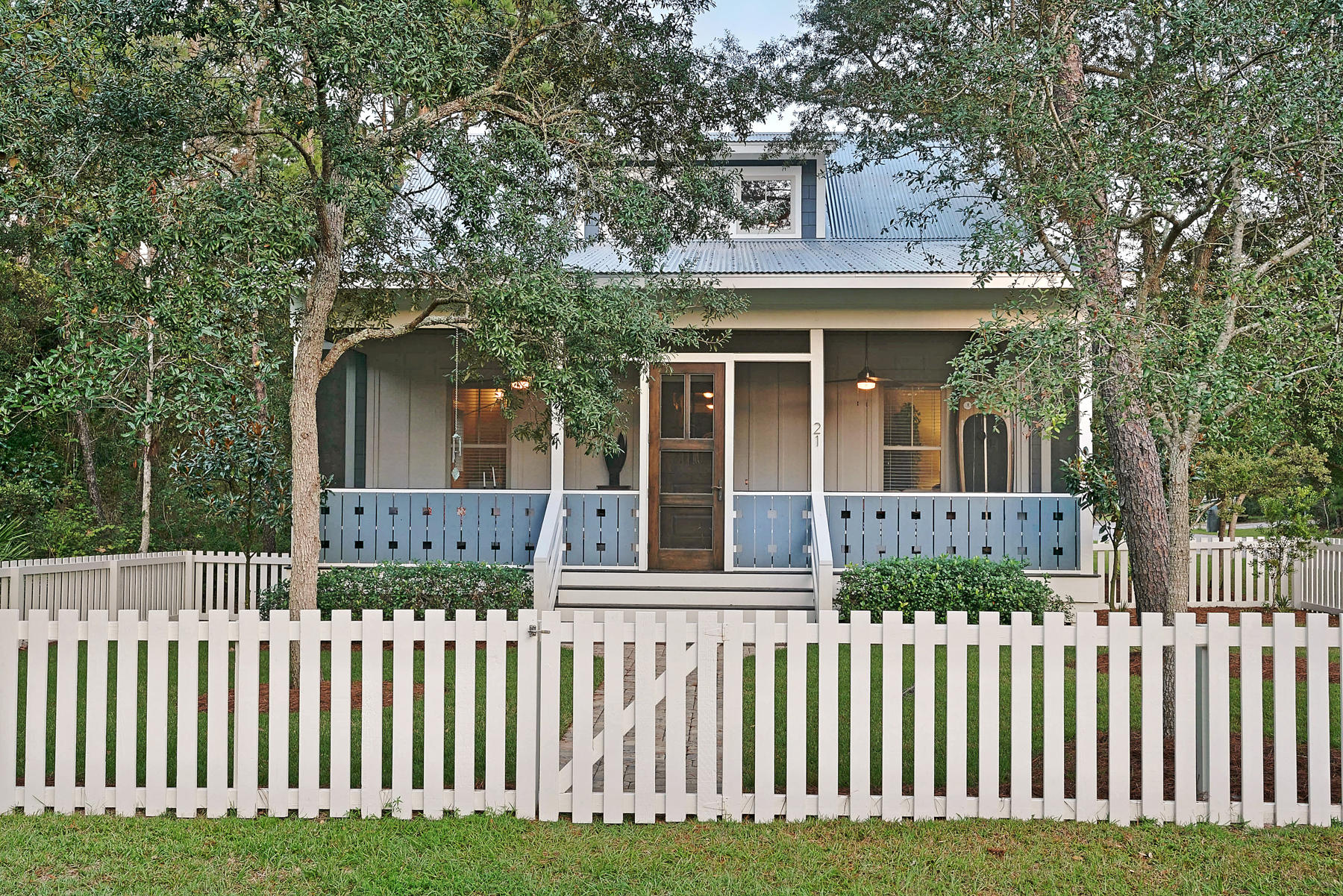 MAGNOLIA BEACH - Residential
