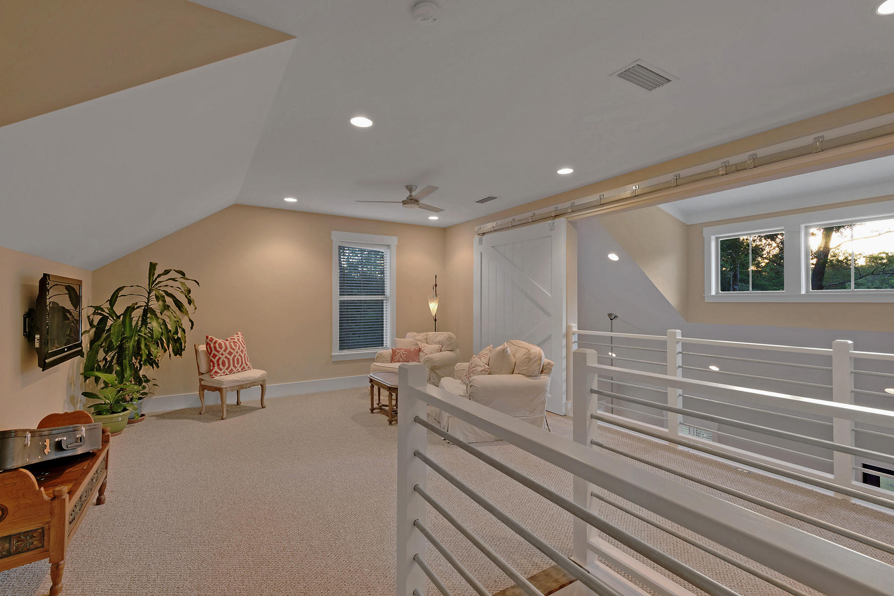 MAGNOLIA BEACH - Residential