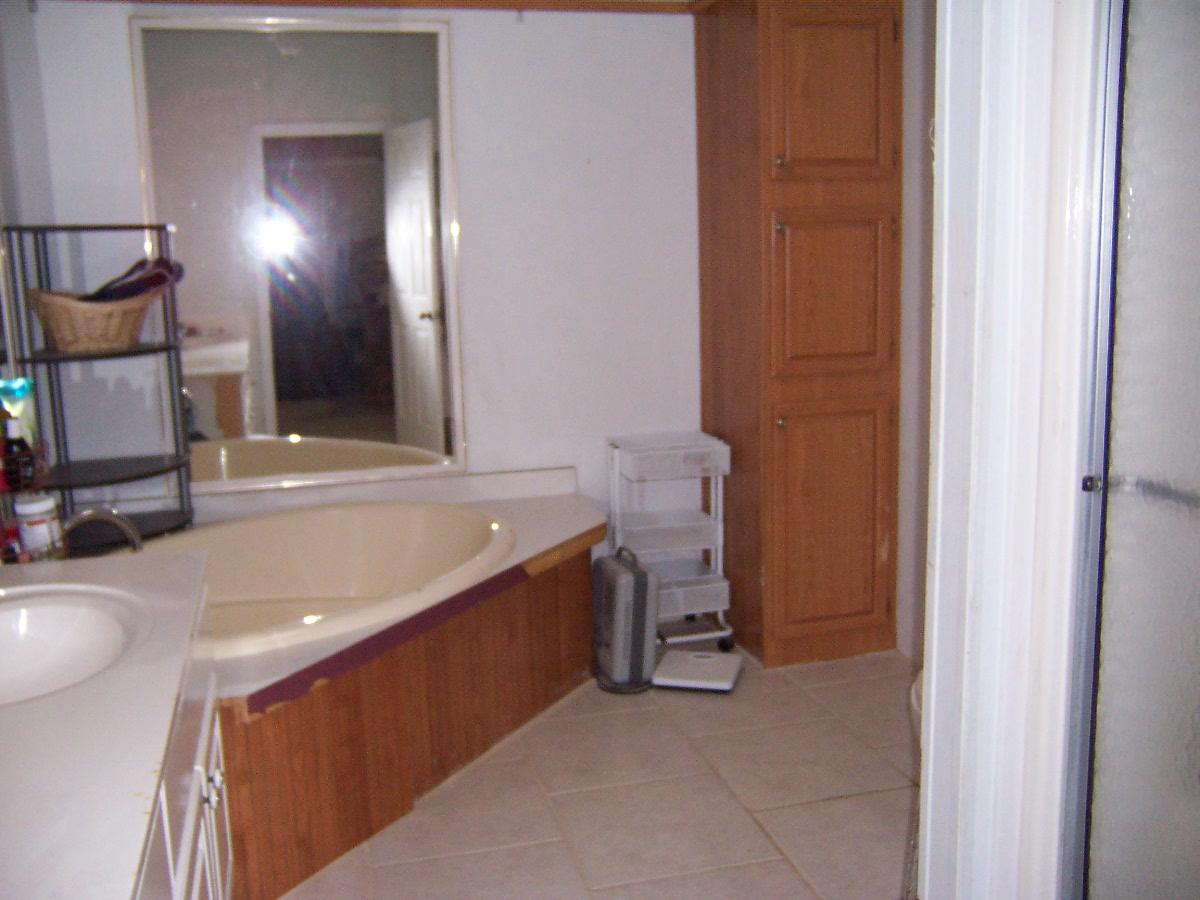 OAKWOOD LAKES ESTATES - Residential