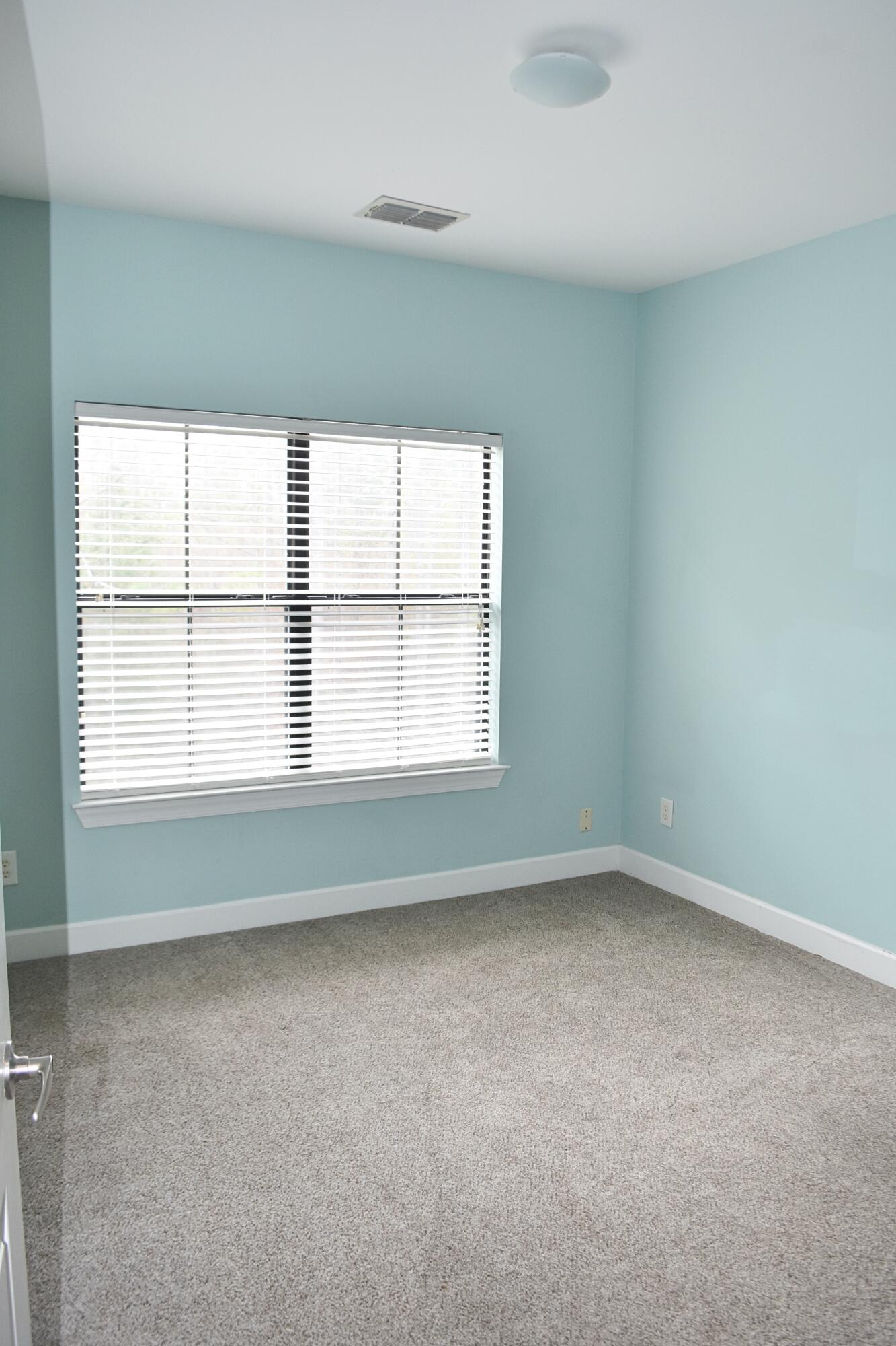 SOUTH HAVEN TOWNHOMES - Residential Lease