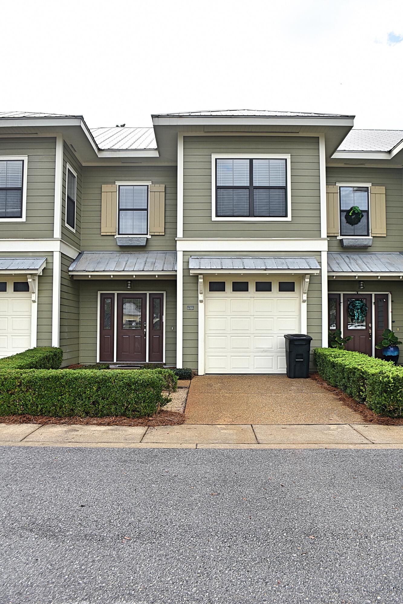 SOUTH HAVEN TOWNHOMES - Residential Lease