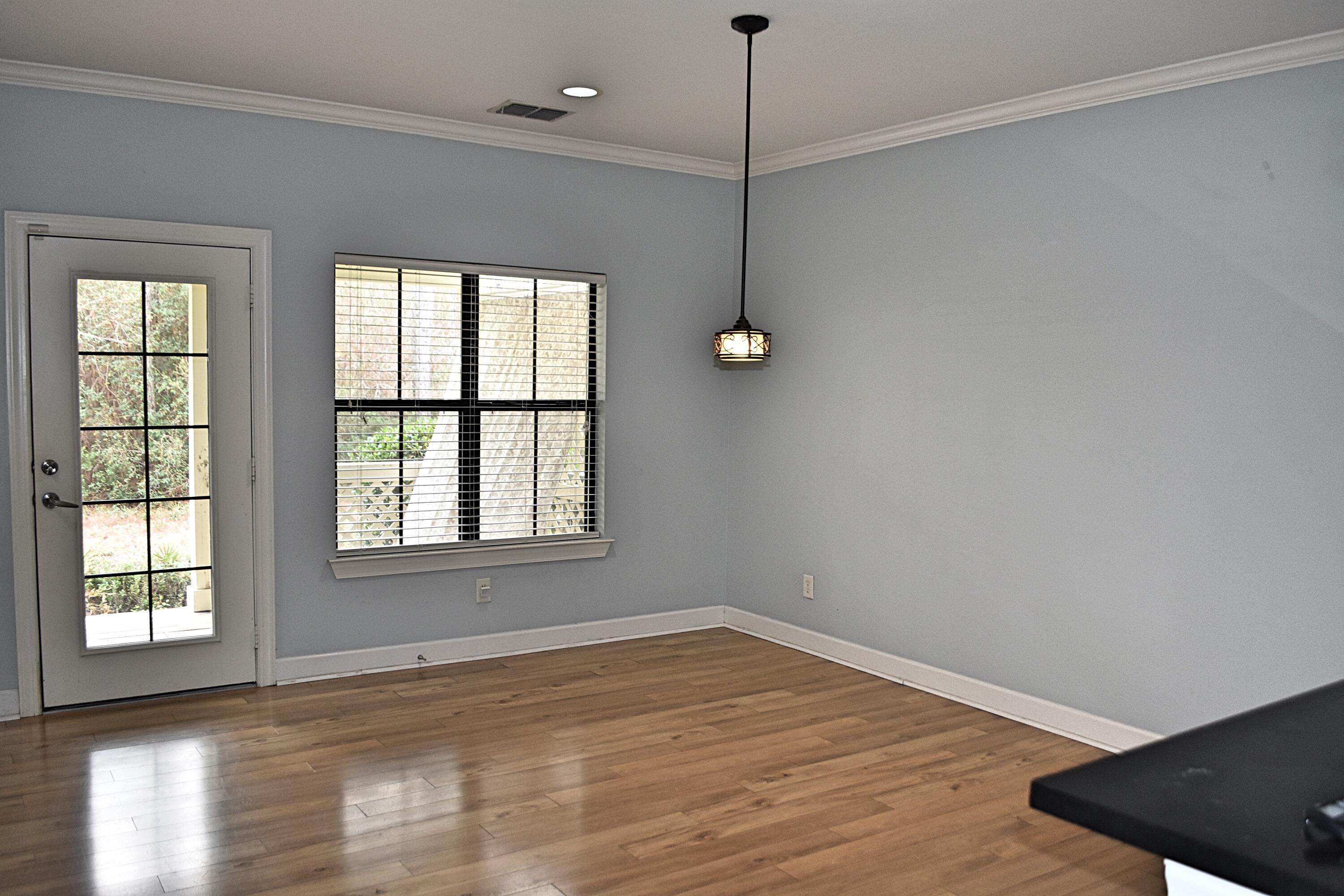 SOUTH HAVEN TOWNHOMES - Residential Lease