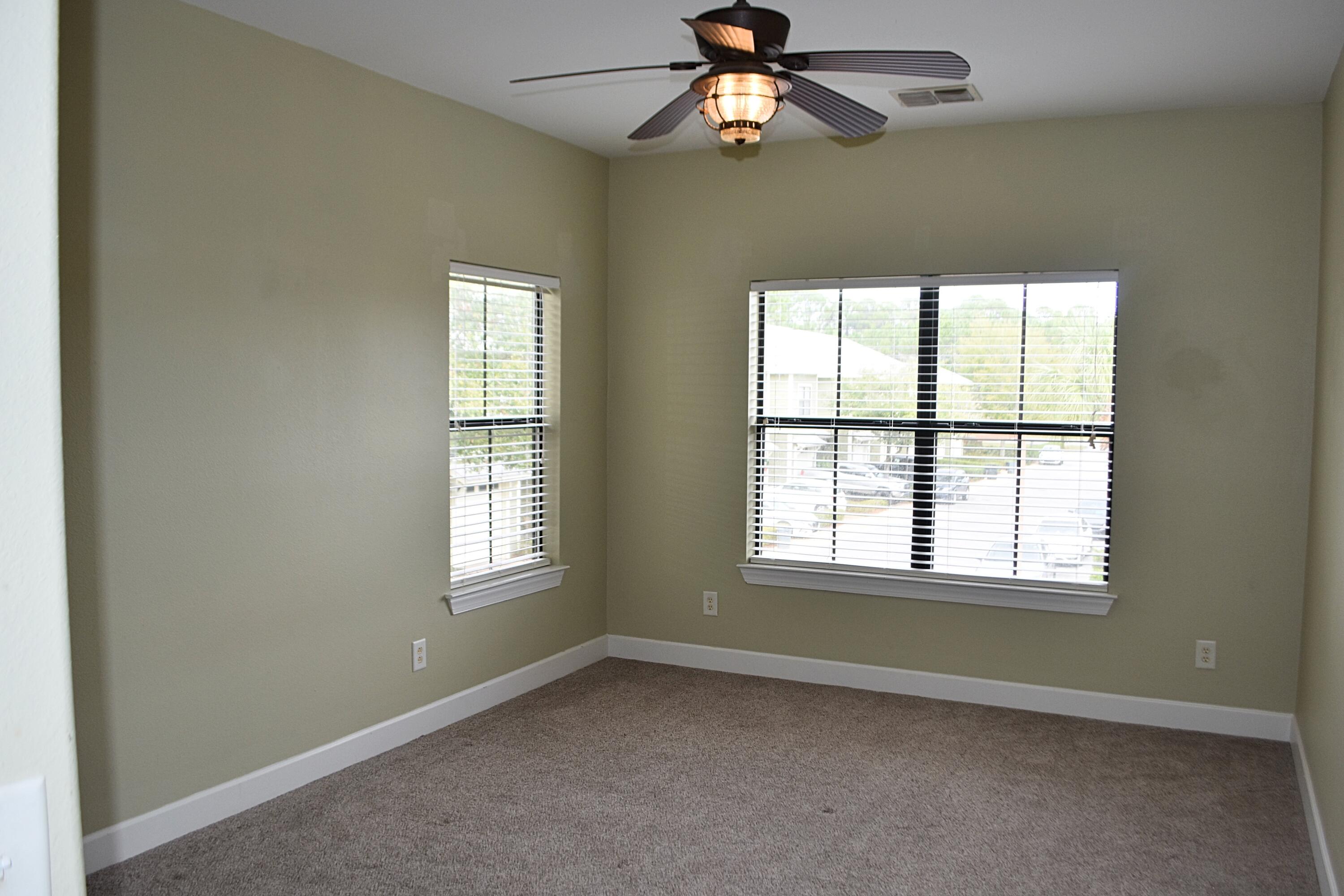 SOUTH HAVEN TOWNHOMES - Residential Lease