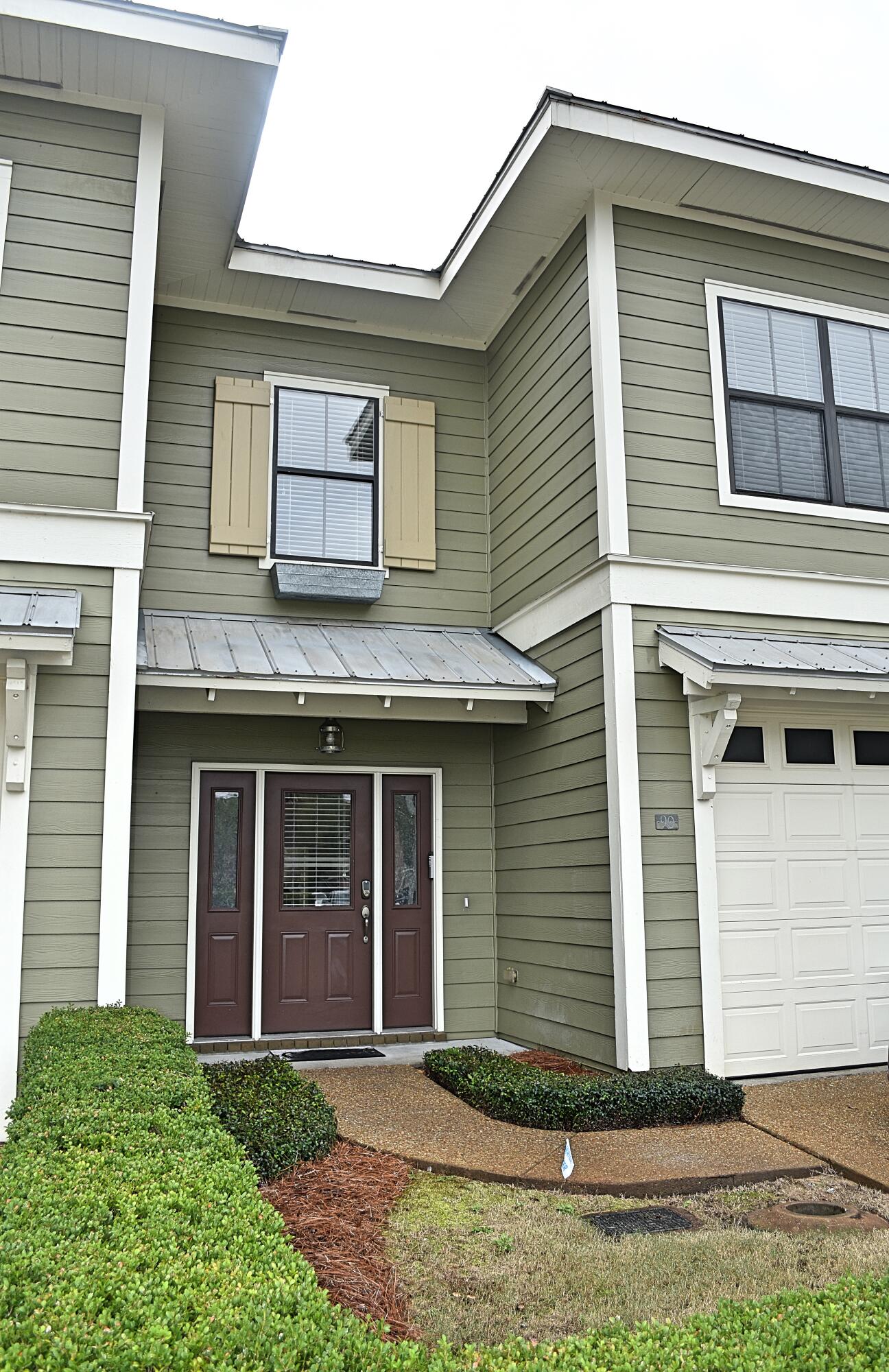 SOUTH HAVEN TOWNHOMES - Residential Lease