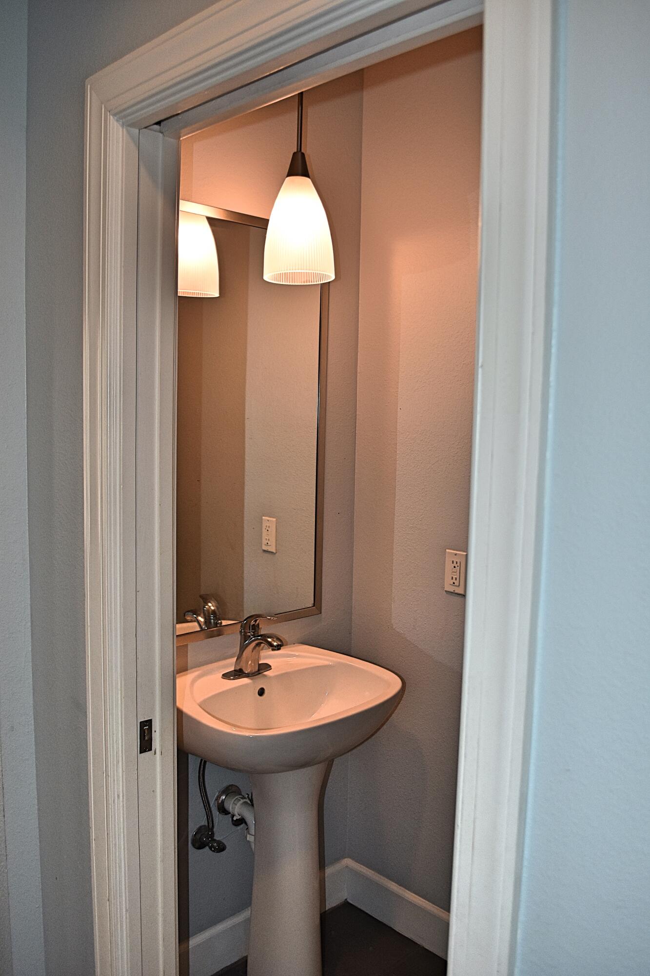 SOUTH HAVEN TOWNHOMES - Residential Lease