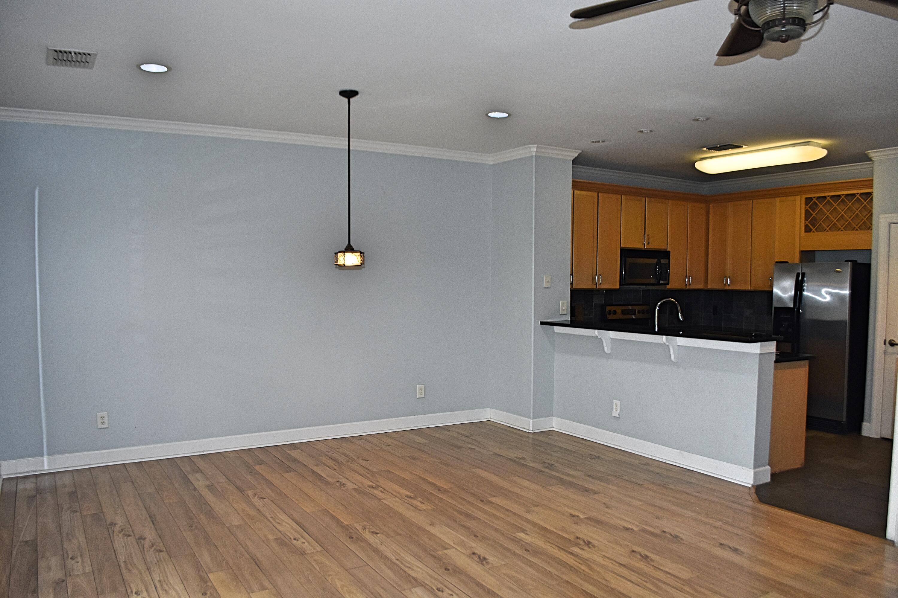 SOUTH HAVEN TOWNHOMES - Residential Lease