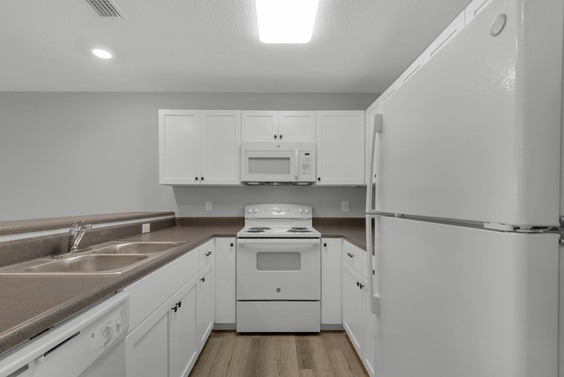 ANASTASIA MANOR T/H - Residential Lease