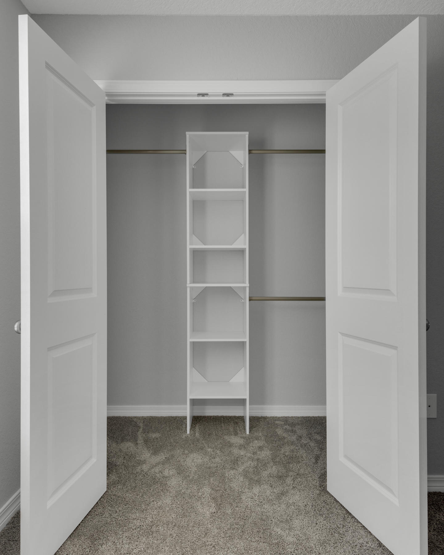 ANASTASIA MANOR T/H - Residential Lease