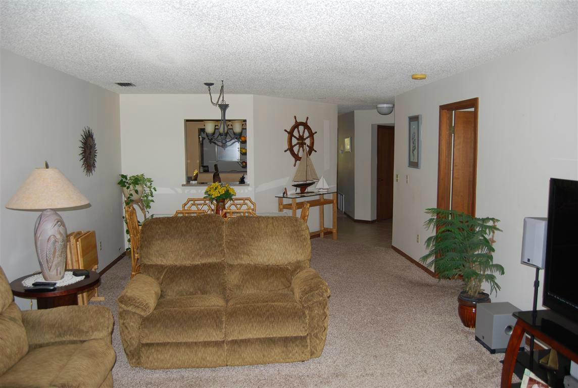 BAY VILLAS - Residential