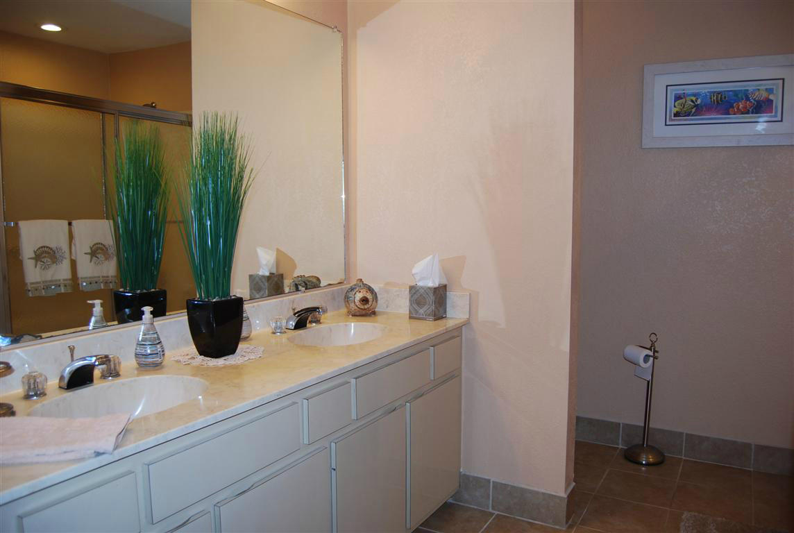 BAY VILLAS - Residential