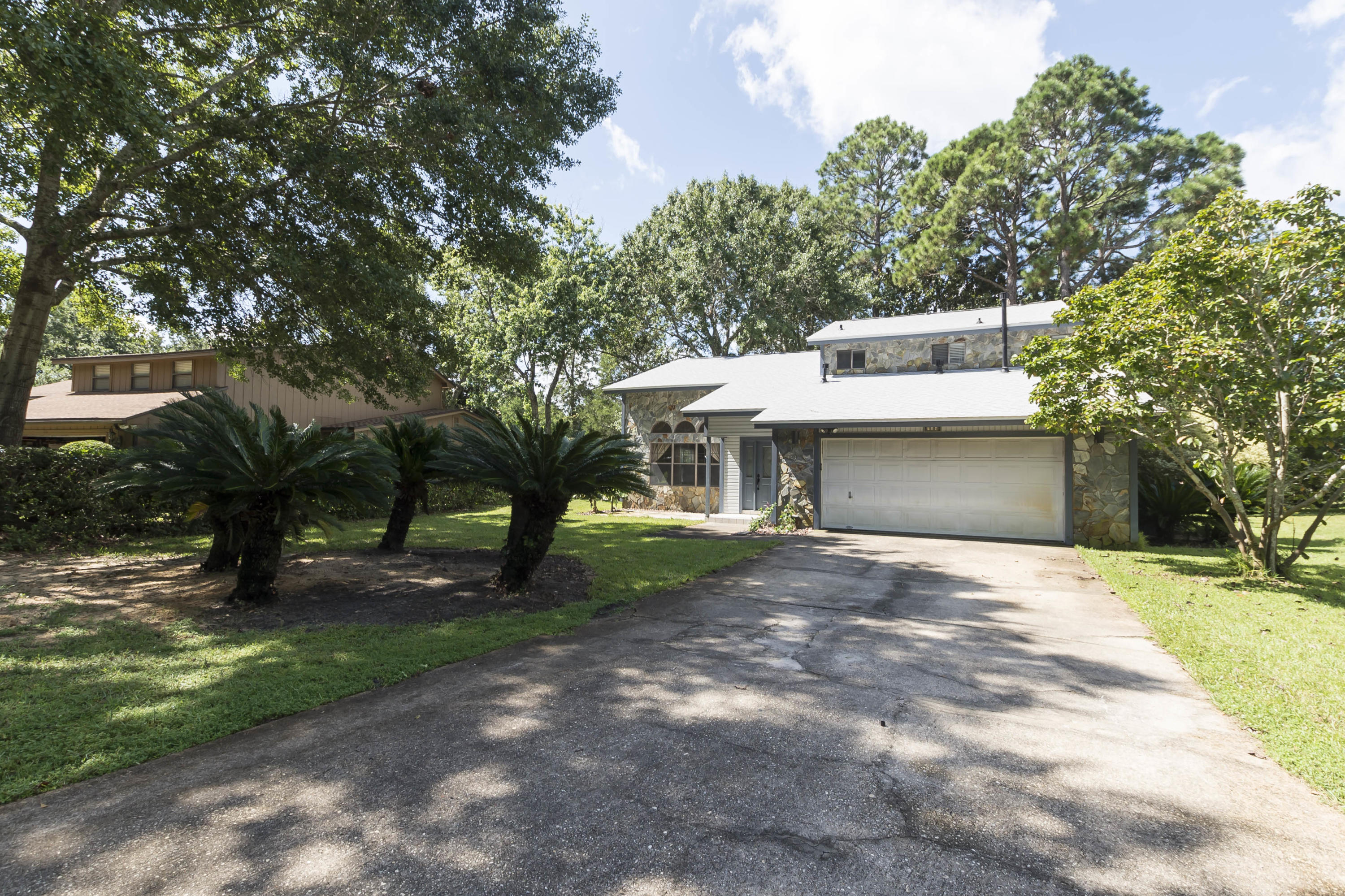 This is a wonderful opportunity to own a 4 bedroom home on a golf course zoned for an amazing school district in the heart of Bluewater Bay! This home has a newer roof (2014), renovated kitchen including newer appliances with granite and tile back splash (2016), newer carpet (2015) and renovated master bath with separate tub & shower (2017). Located on a great street this home is close to shopping, schools, and easy access to Destin. Make an appointment to view this home today before it is too late.