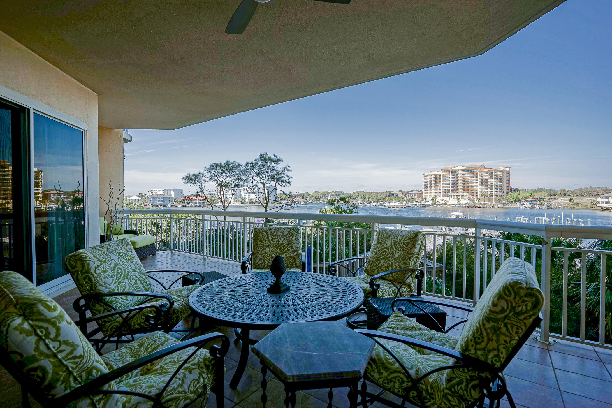 HARBOR LANDING - Residential