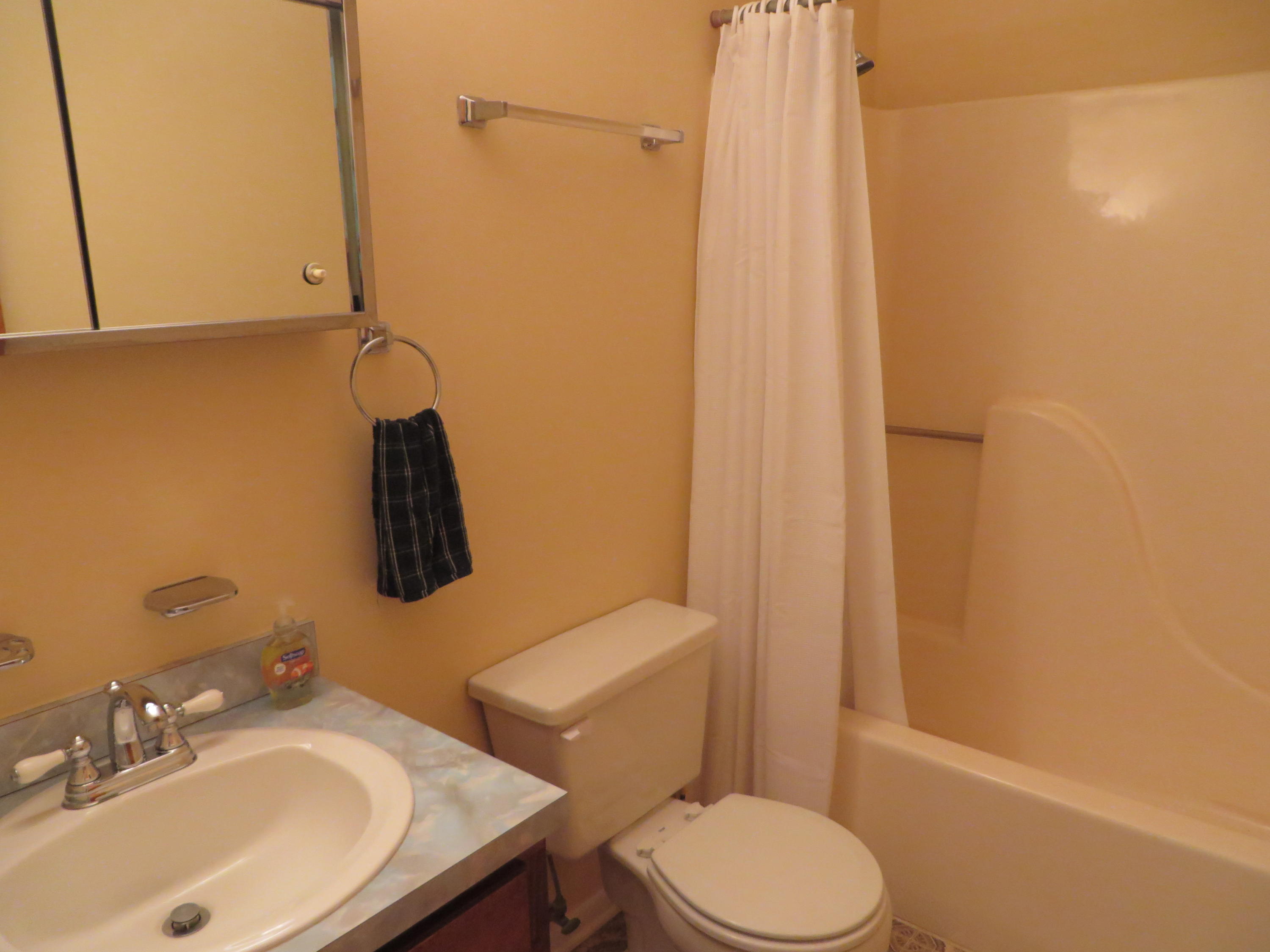 HICKORY SHORES - Residential