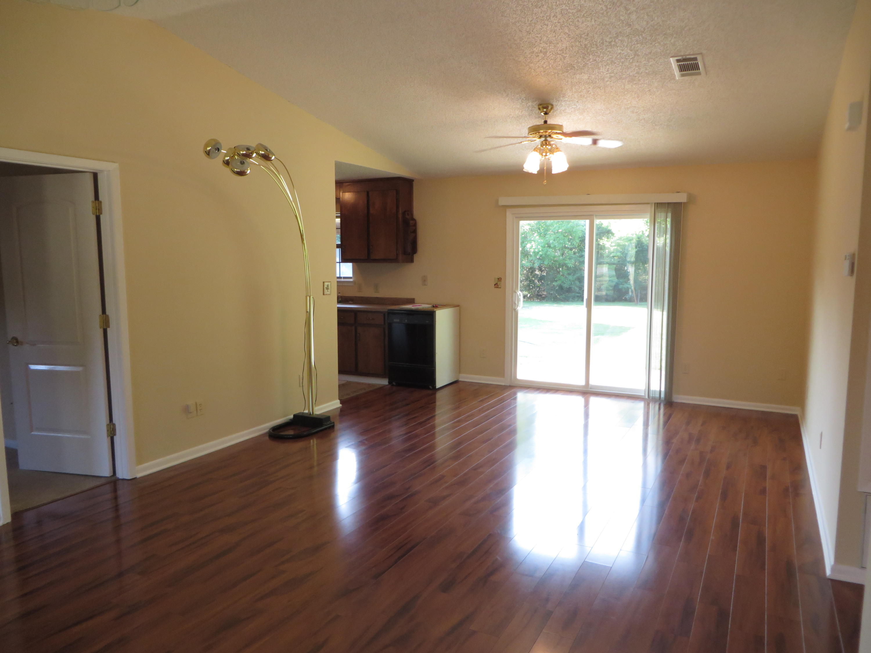 HICKORY SHORES - Residential