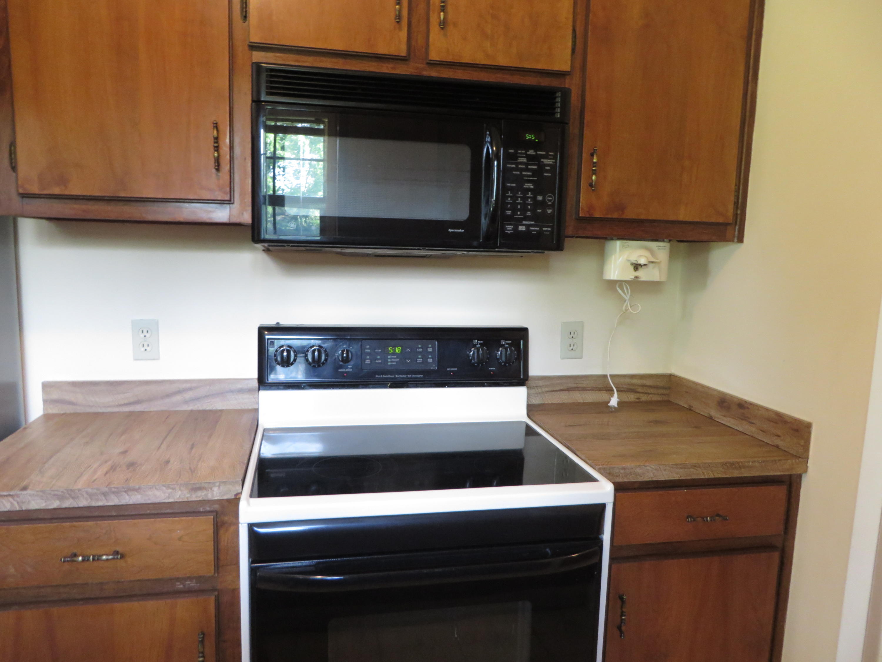 HICKORY SHORES - Residential