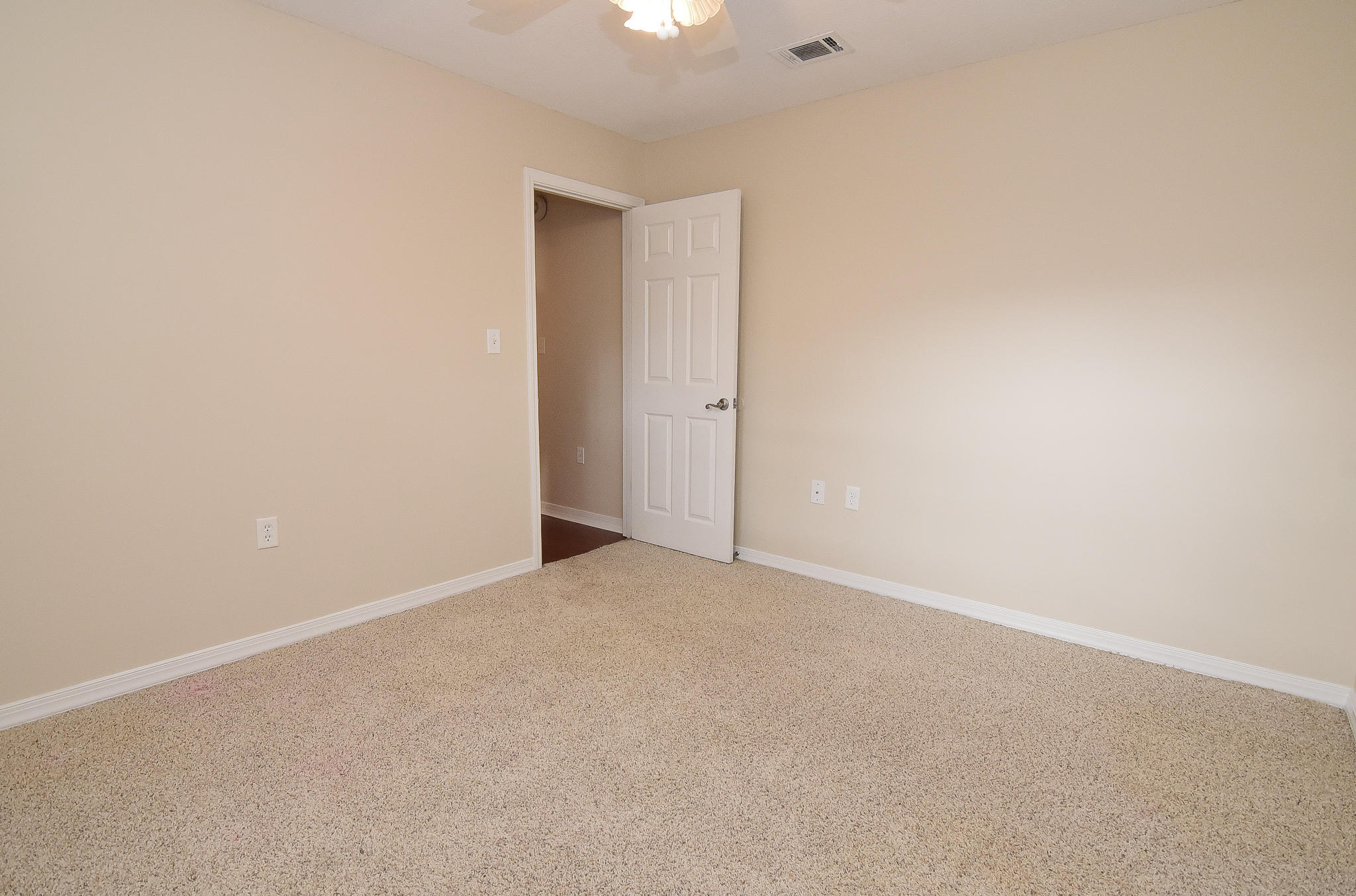 LAKE LORRAINE ESTATES 3 - Residential