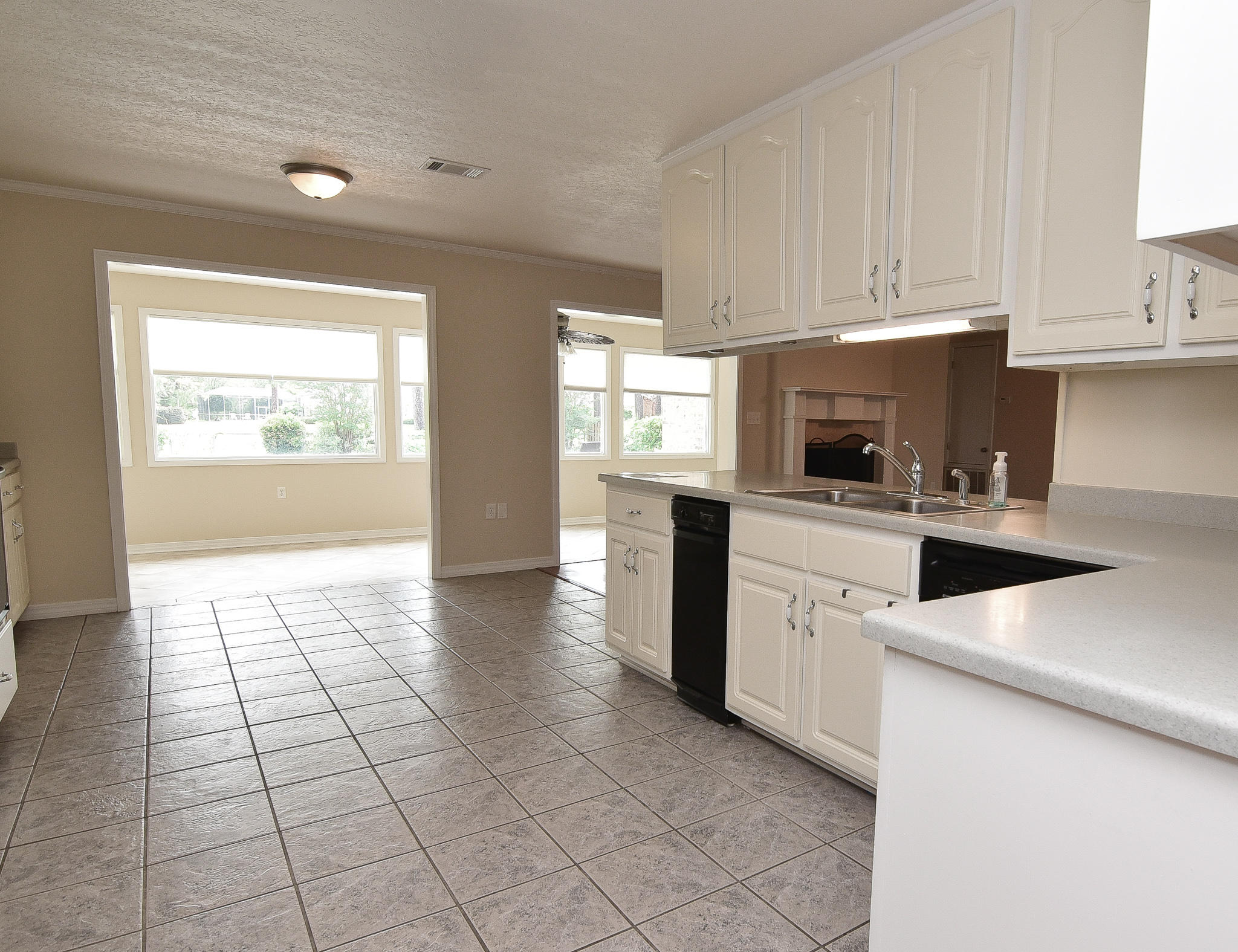 LAKE LORRAINE ESTATES 3 - Residential