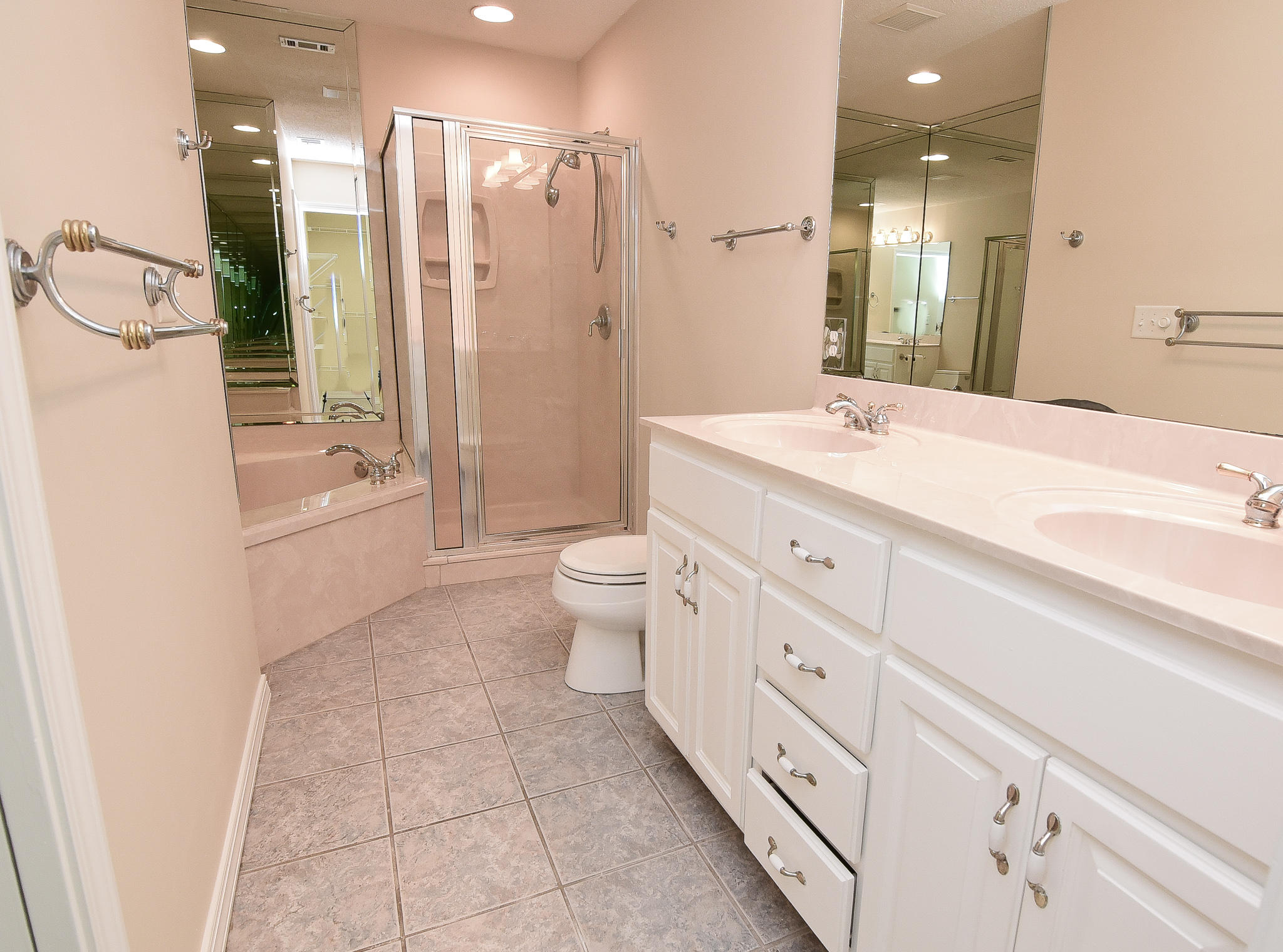 LAKE LORRAINE ESTATES 3 - Residential