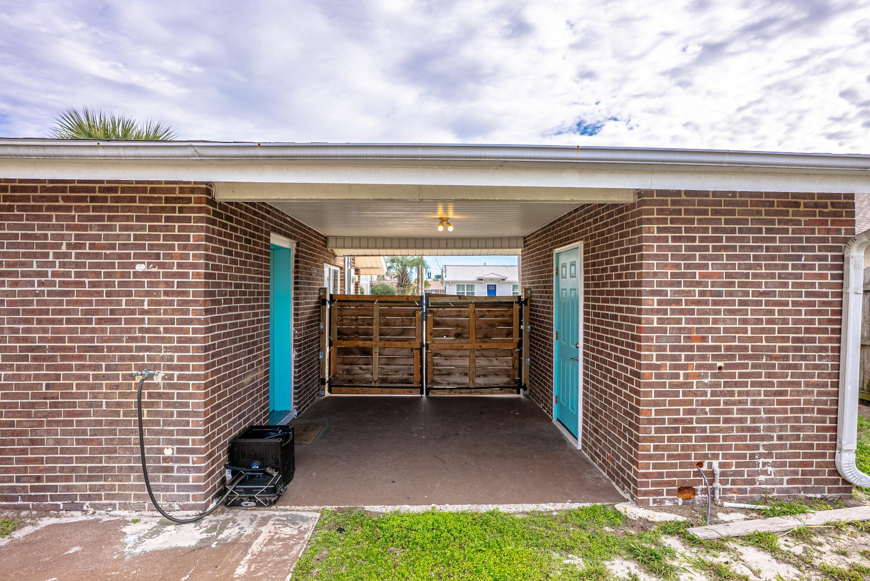 TREASURE ISLAND - Residential