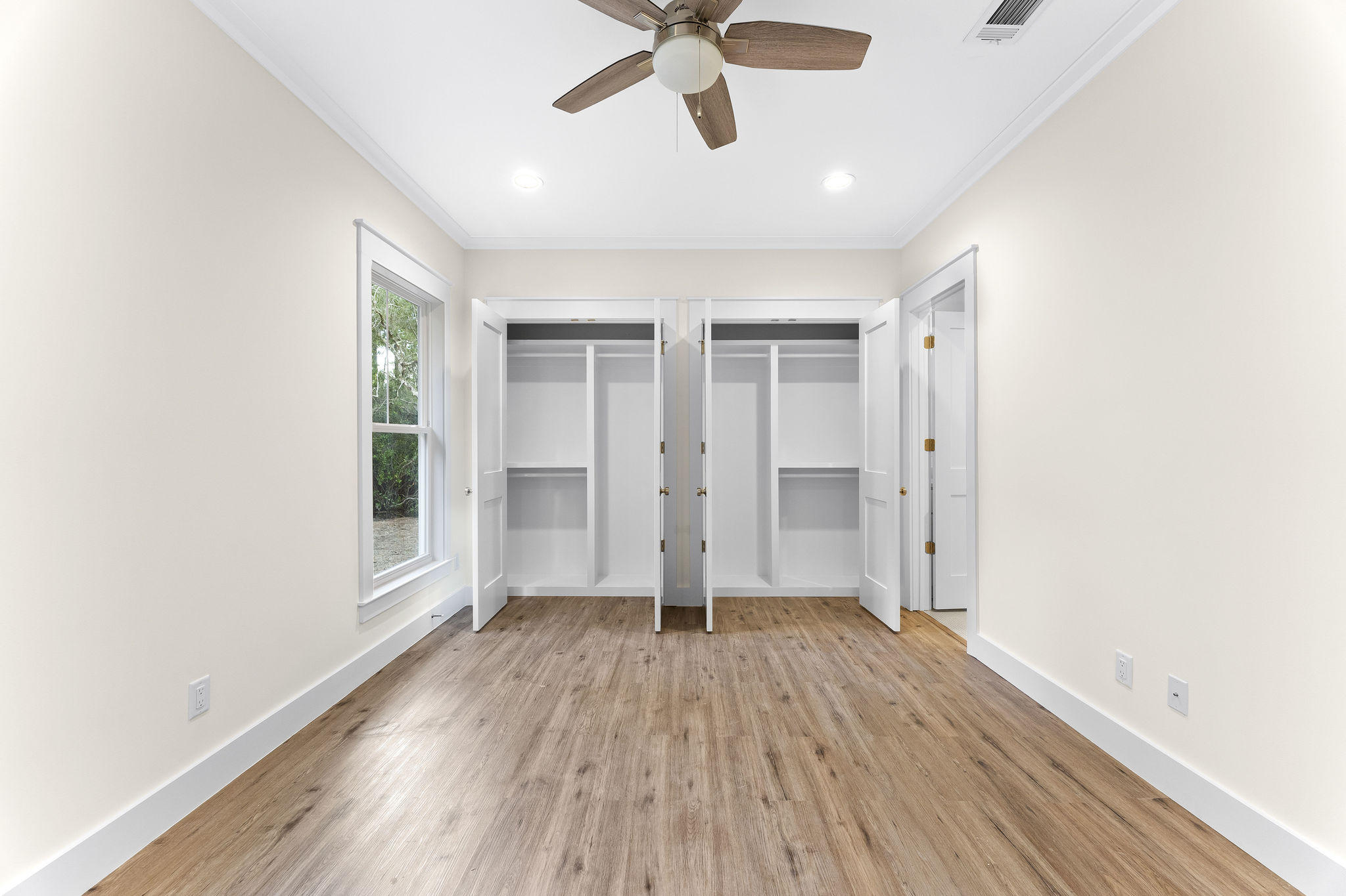 MAGNOLIA BEACH - Residential