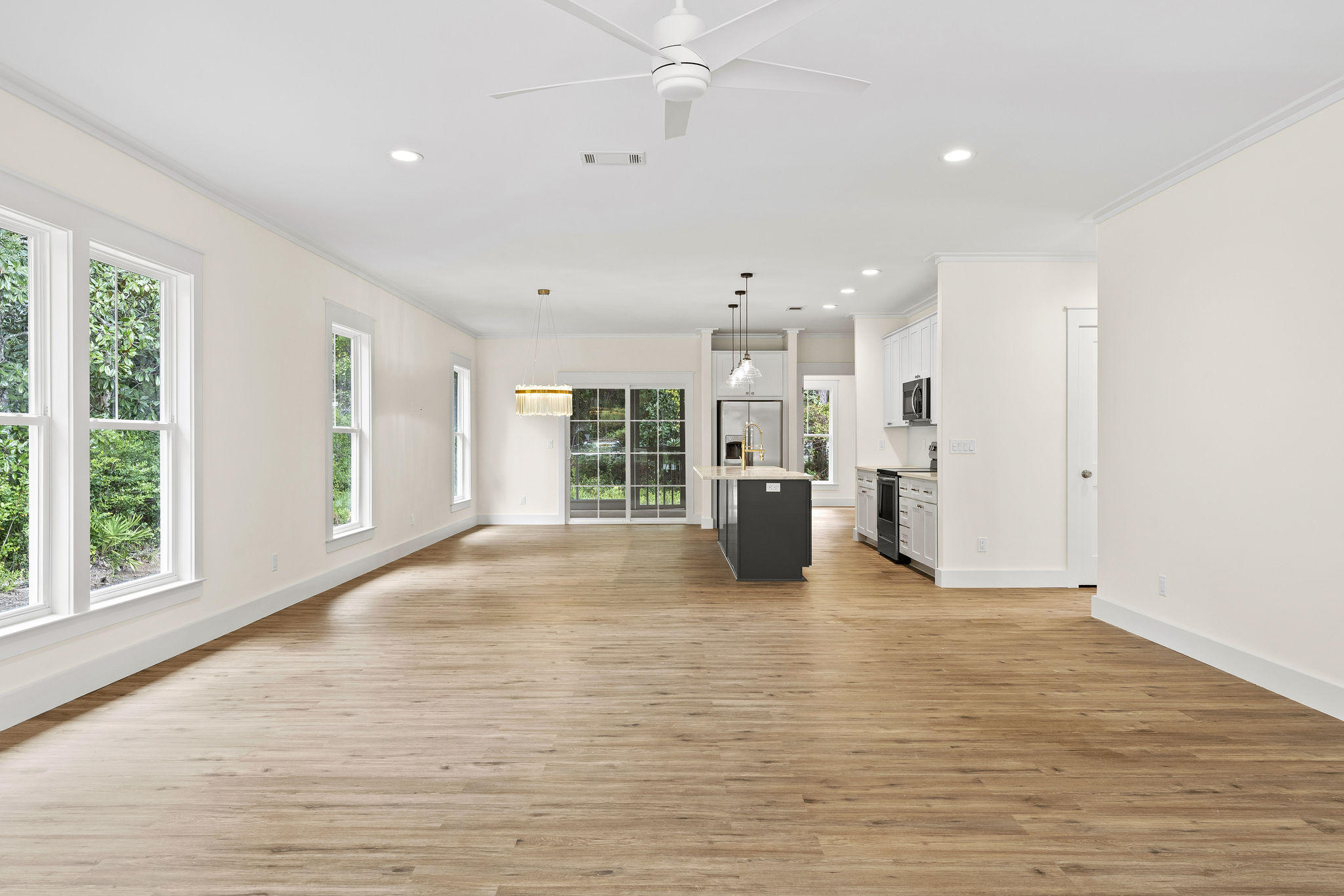 MAGNOLIA BEACH - Residential