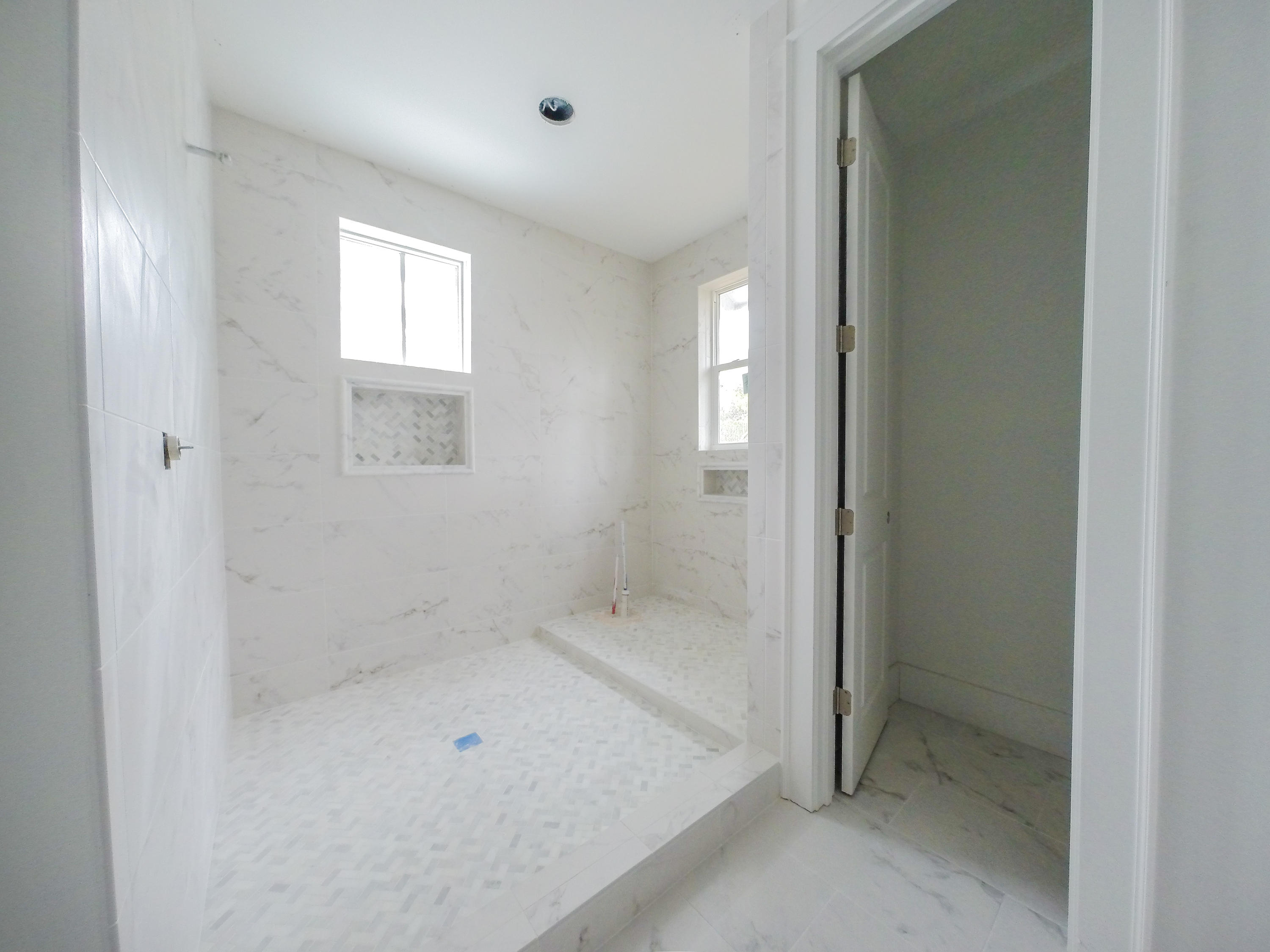 LAKESIDE AT BLUE MOUNTAIN BEACH - Residential